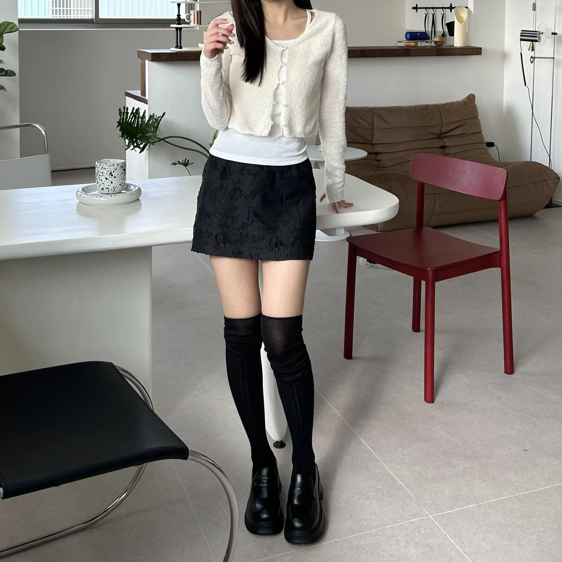 立體邊花朵時髦短裙(黑)