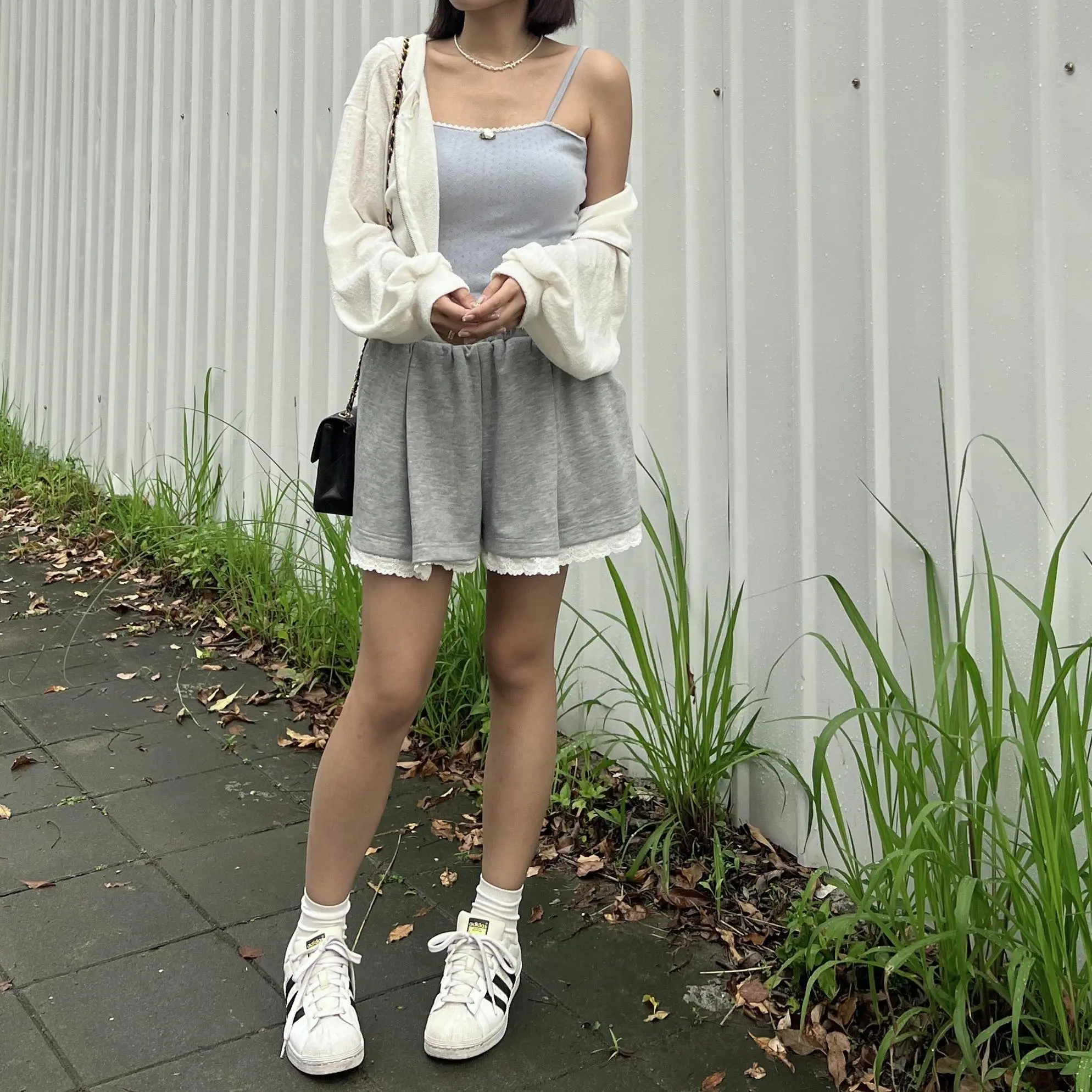 推薦！玫瑰捲邊小背心(藍)
