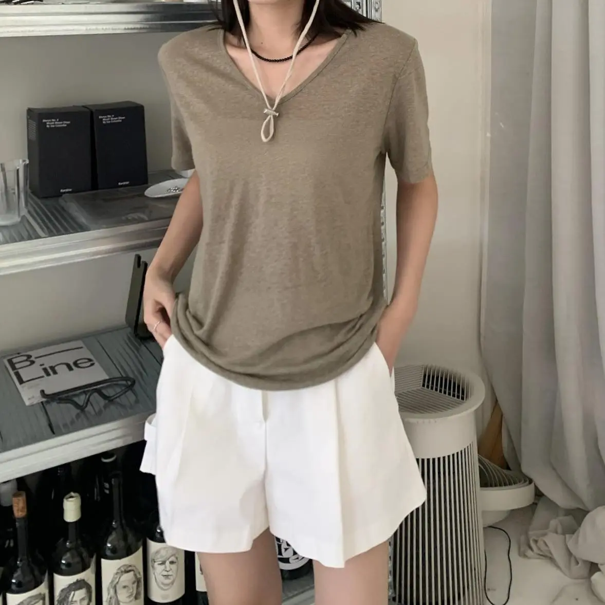 推薦！質感打褶挺版短褲 (白)