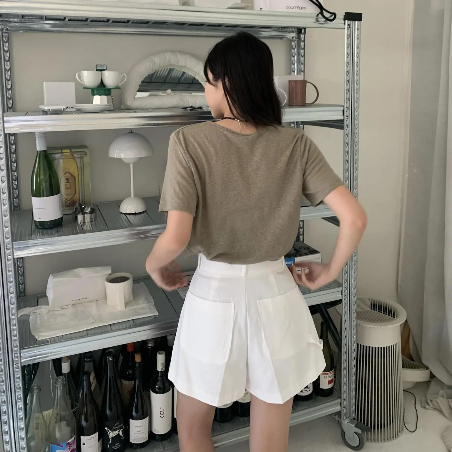推薦！質感打褶挺版短褲 (白)