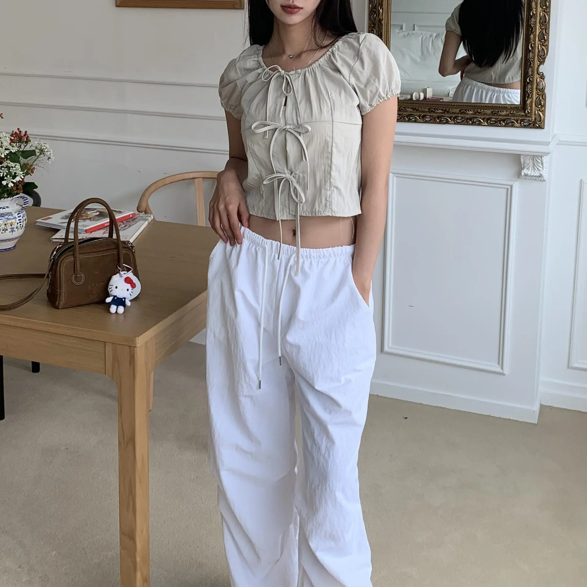 綁帶小澎袖造型上衣(杏)