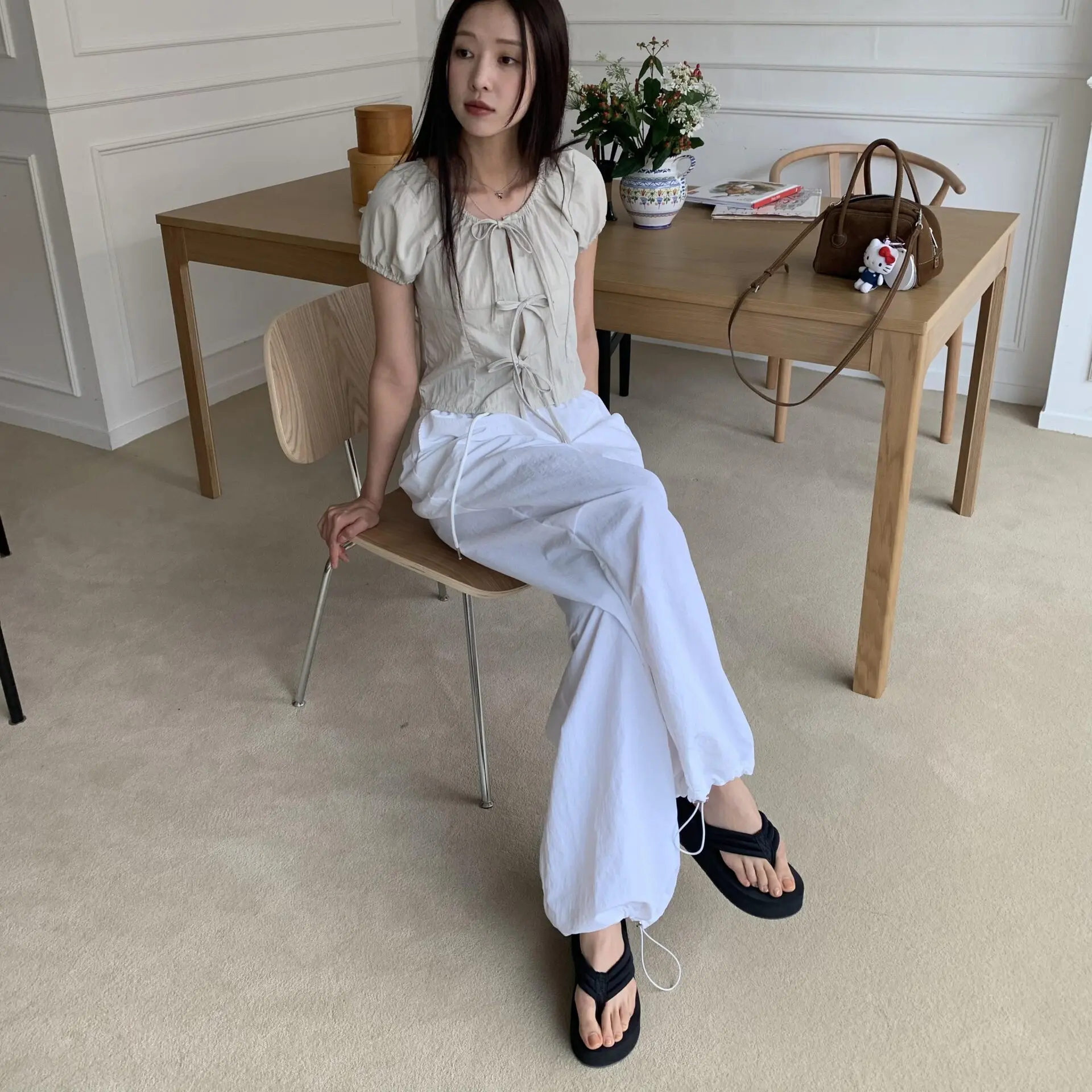 綁帶小澎袖造型上衣(杏)