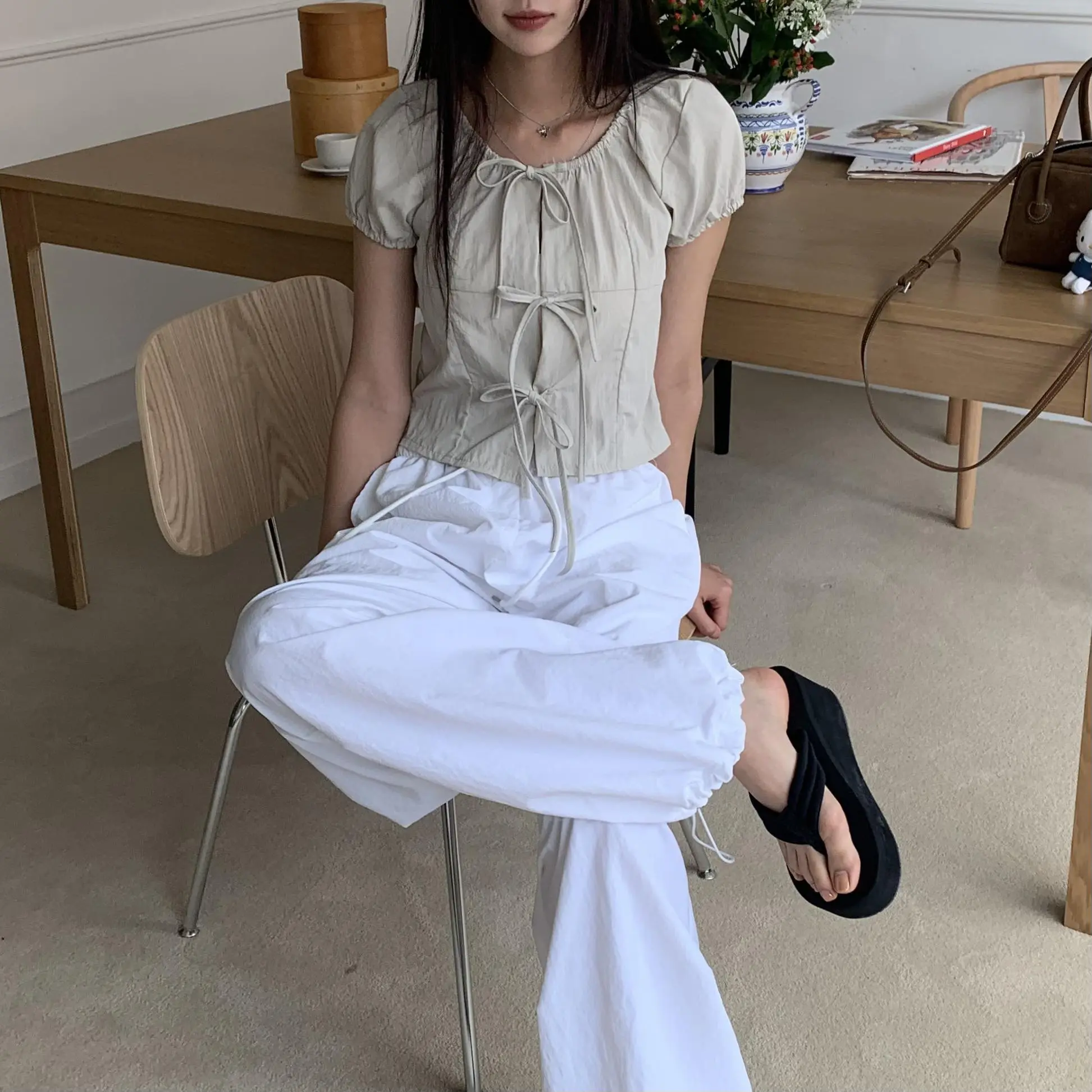 綁帶小澎袖造型上衣(杏)