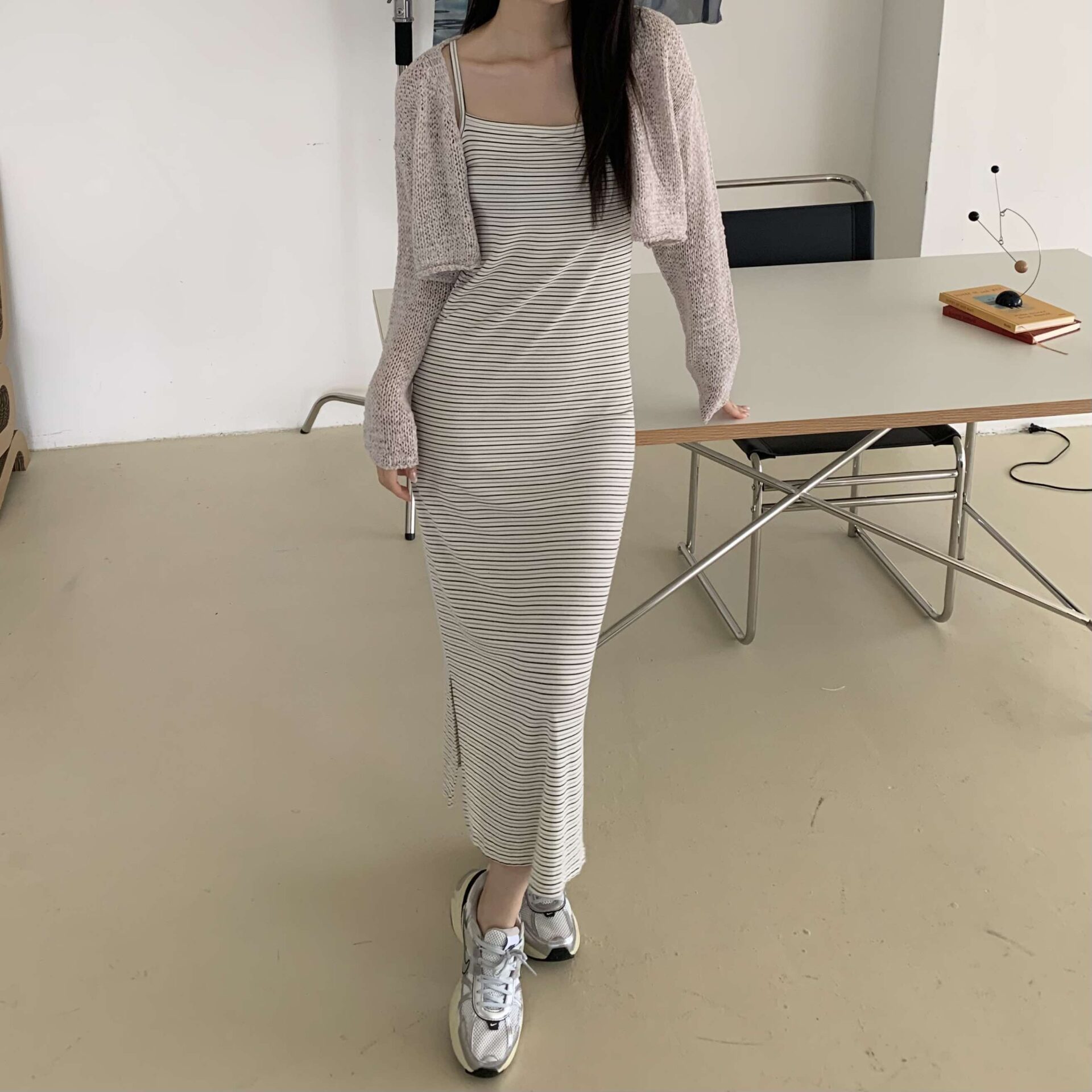 超顯瘦合身彈性條紋洋裝 (白)