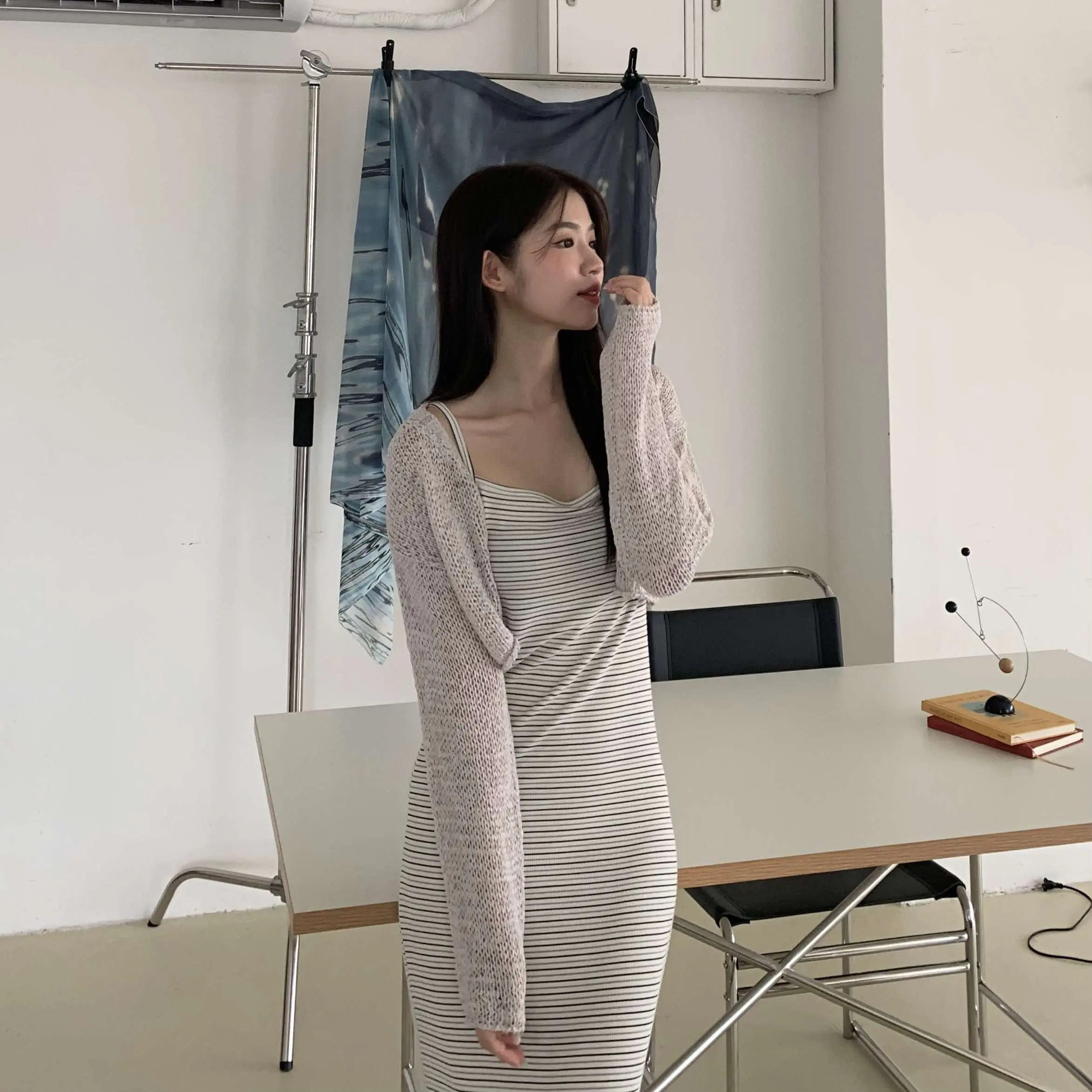 超顯瘦合身彈性條紋洋裝 (白)