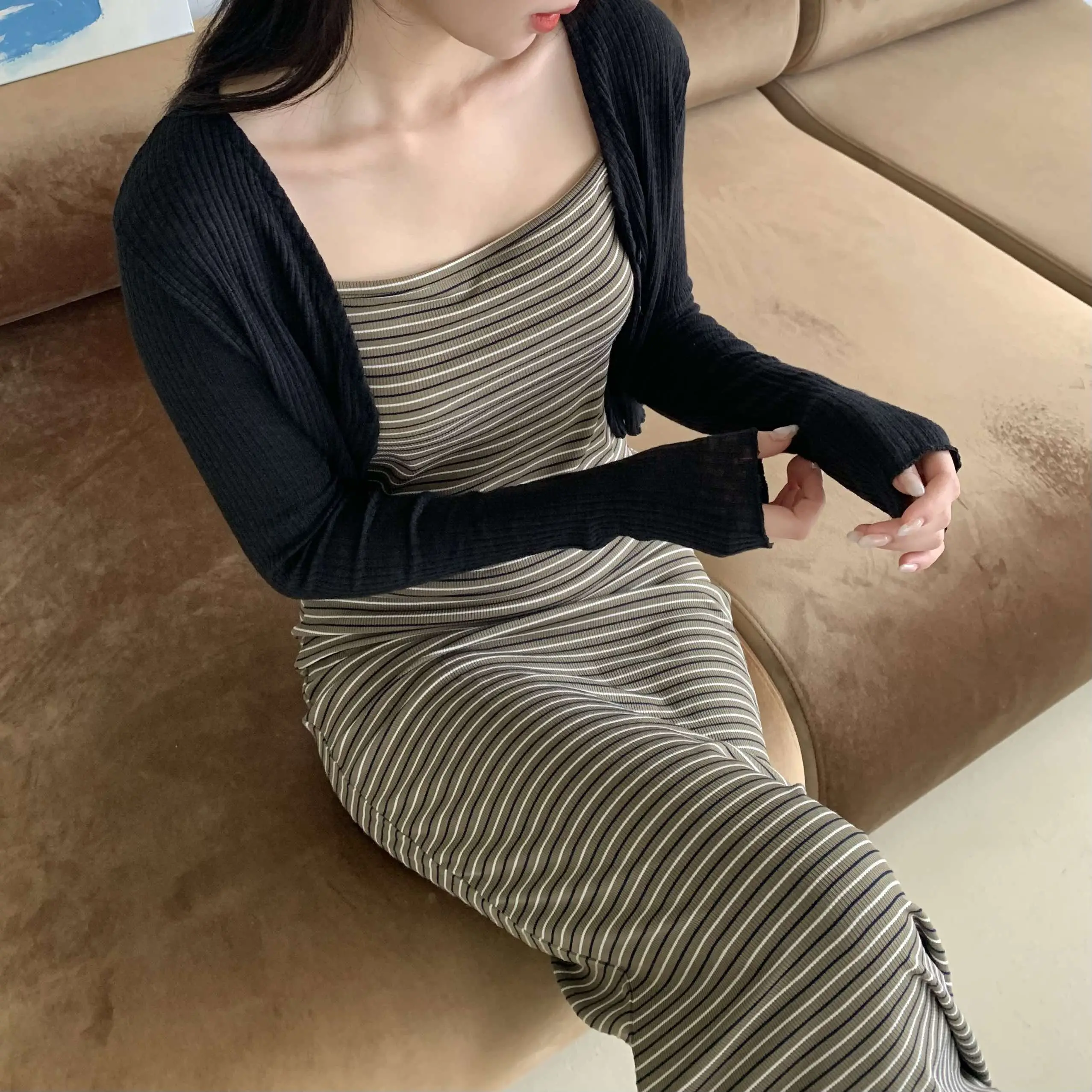 好身材短版排扣上衣  (黑)