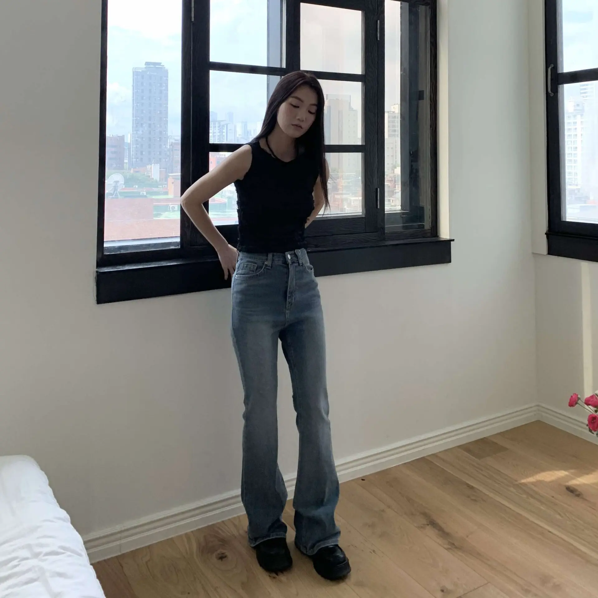 必入手秋季彈性小喇叭牛仔褲
