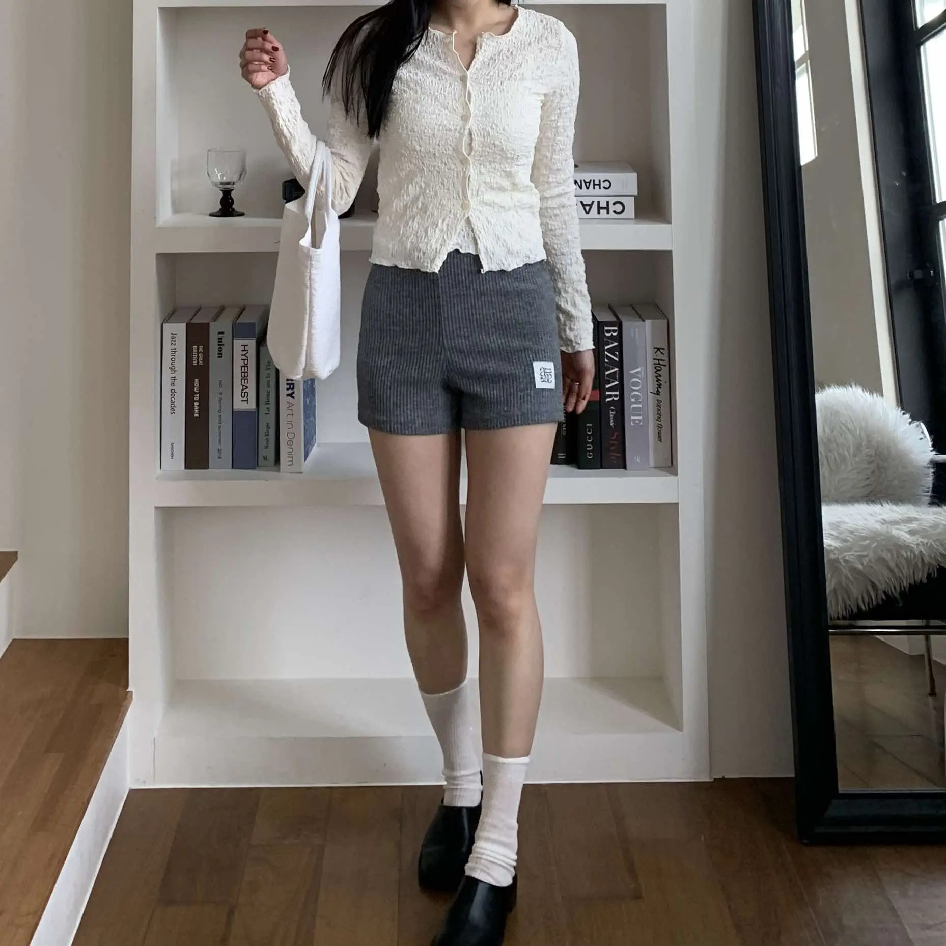 品牌小標質感坑條短褲 (灰)