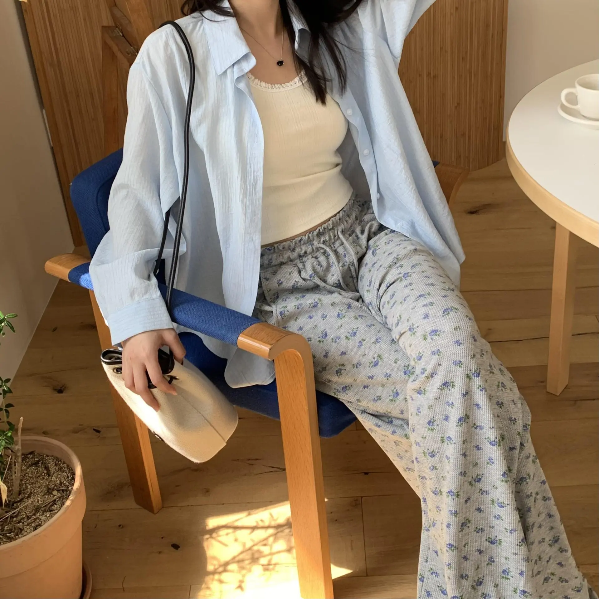完美細節滾邊蕾絲背心 (米)