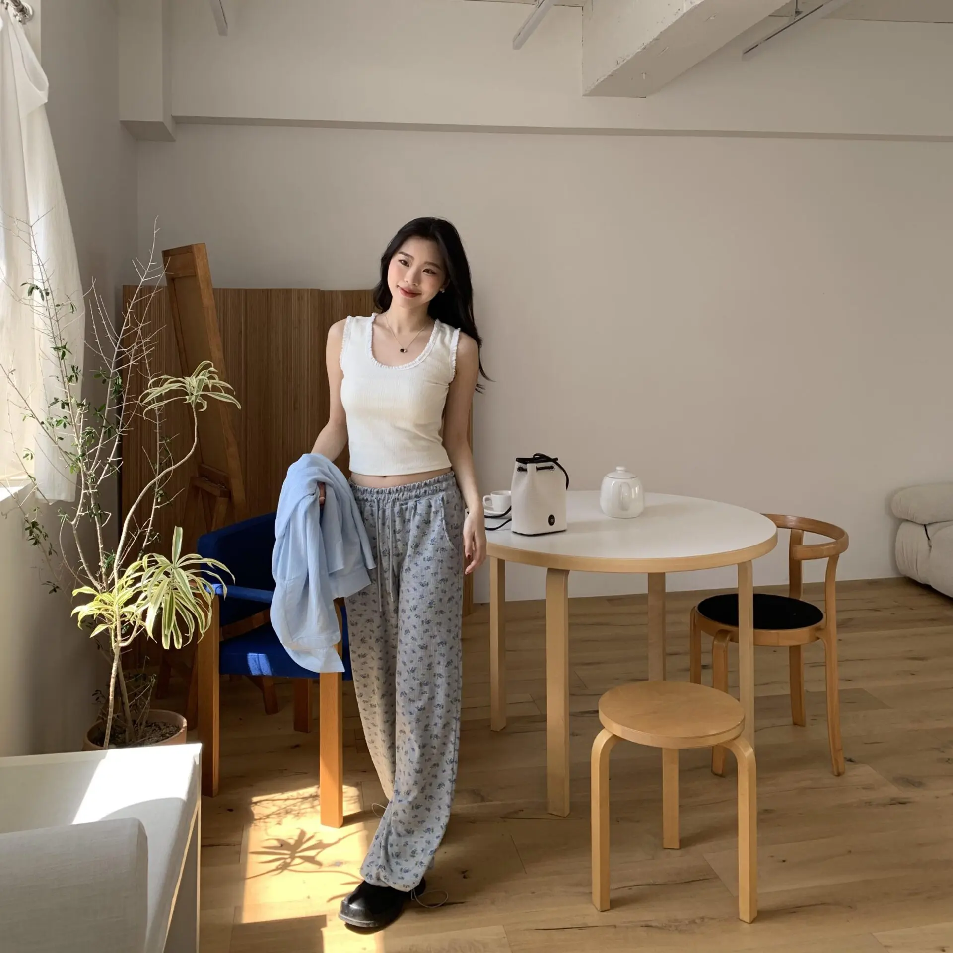 完美細節滾邊蕾絲背心 (米)