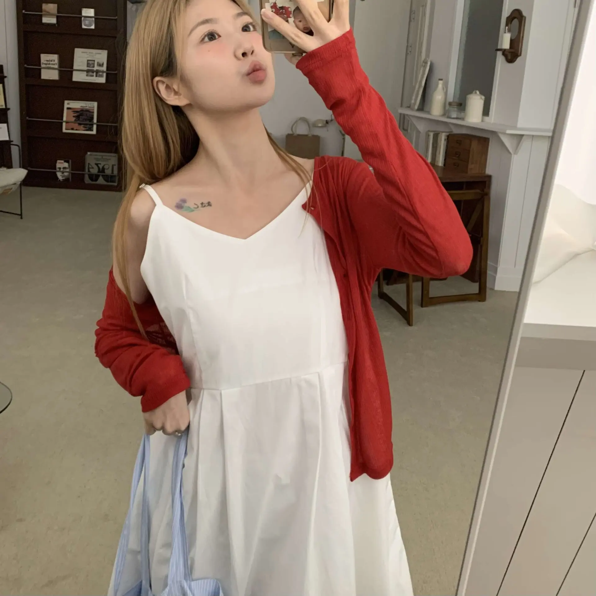 推薦！夏季親膚小外套 (紅)