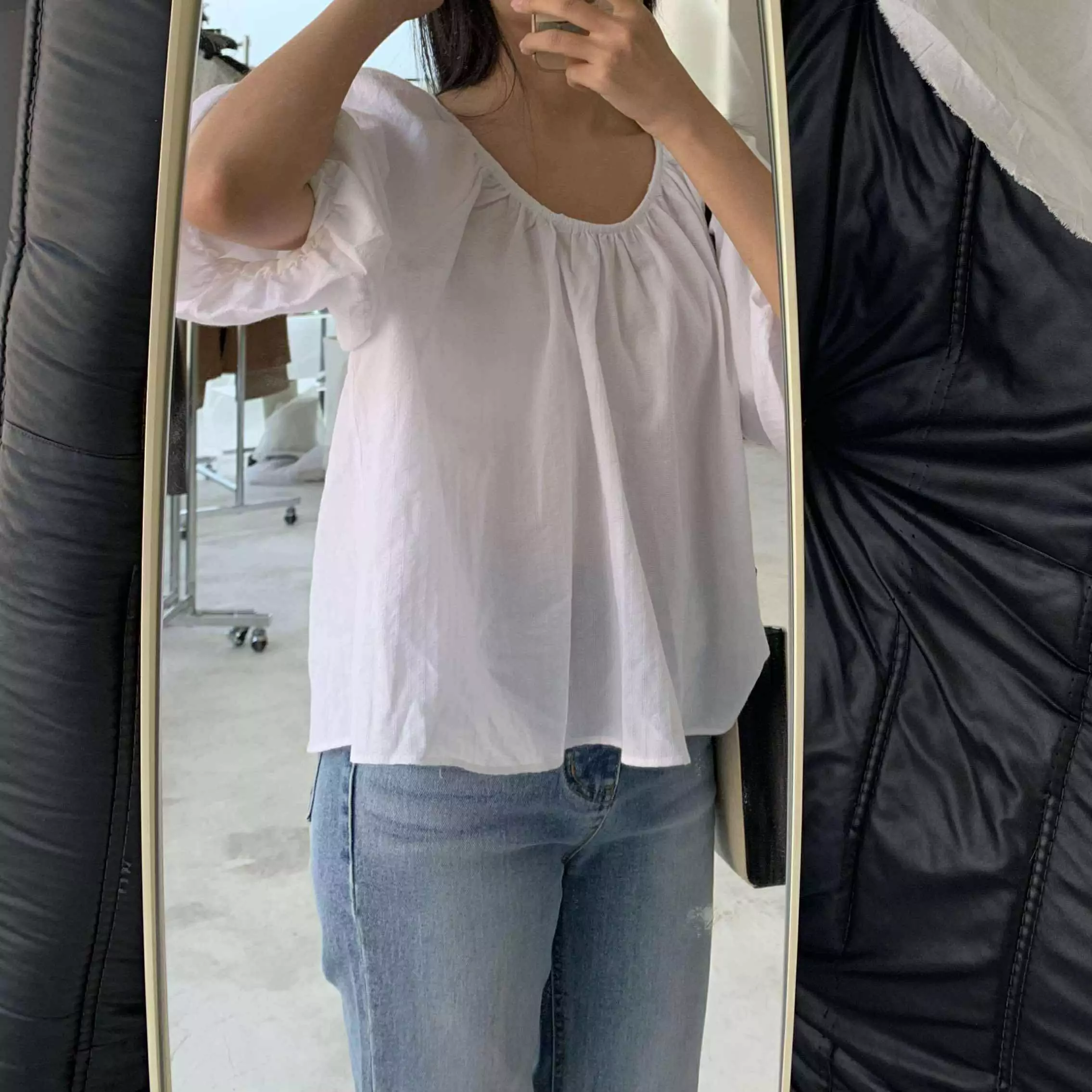 歐膩散狀澎袖上衣 (白)