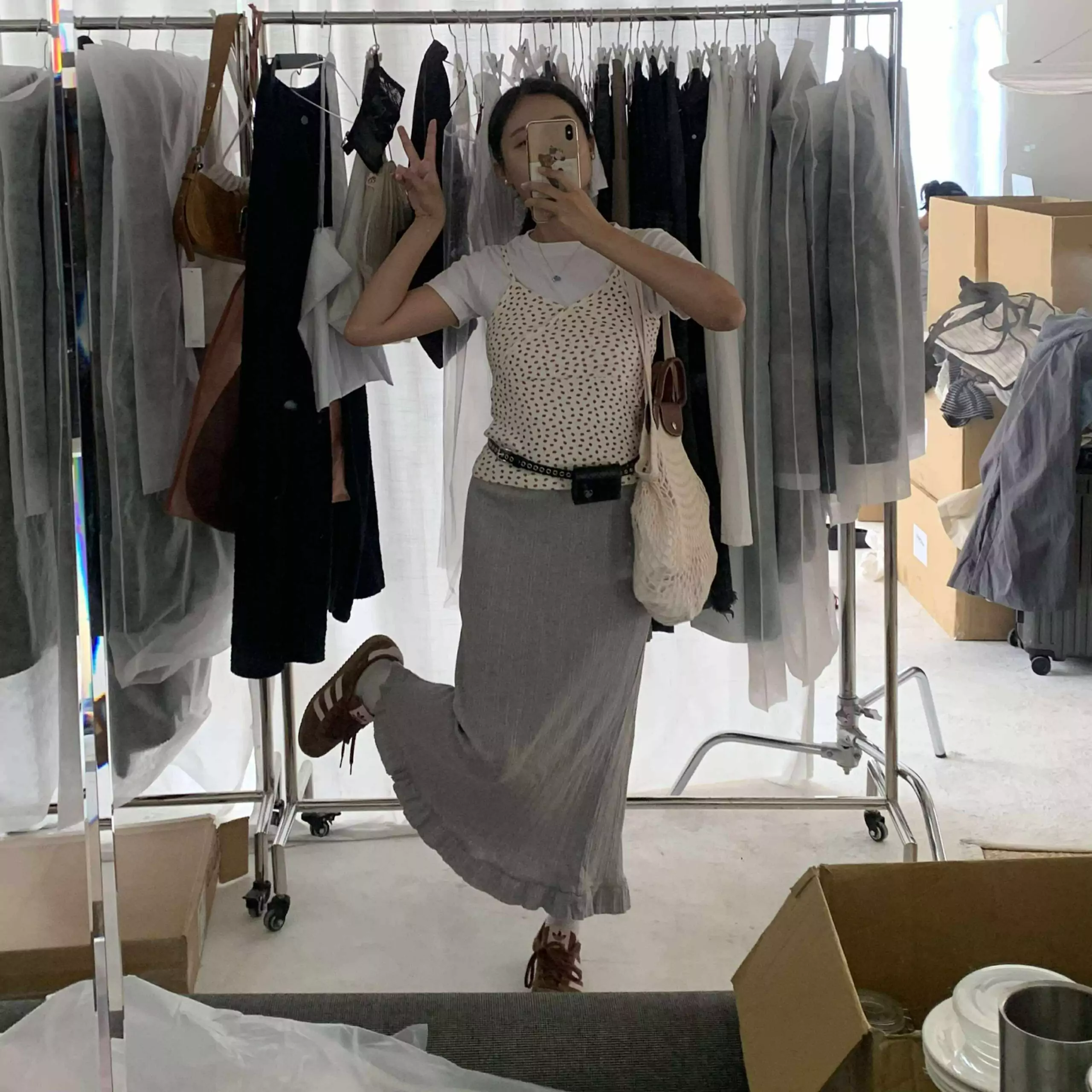 小波浪壓紋長裙 (灰)