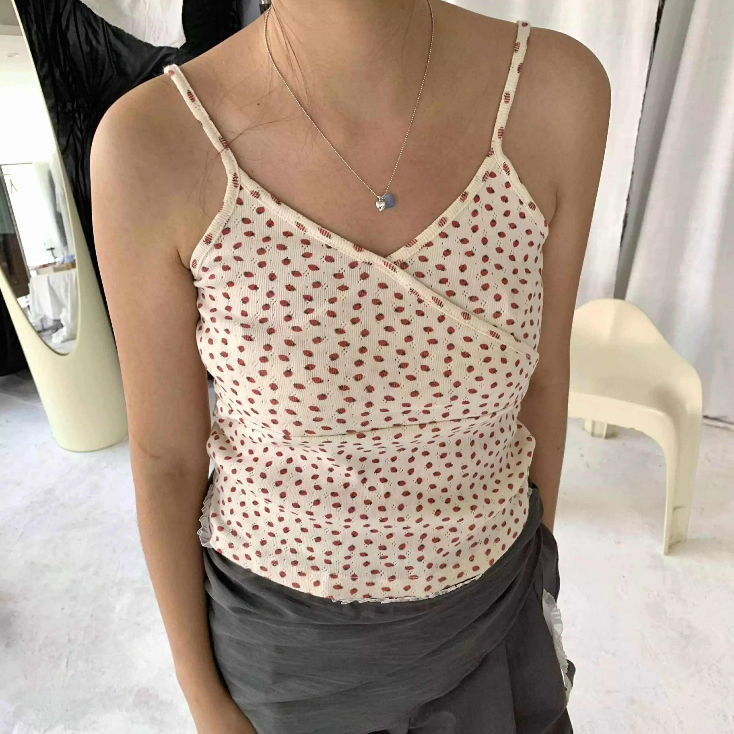 交叉設計草莓背心 (米)