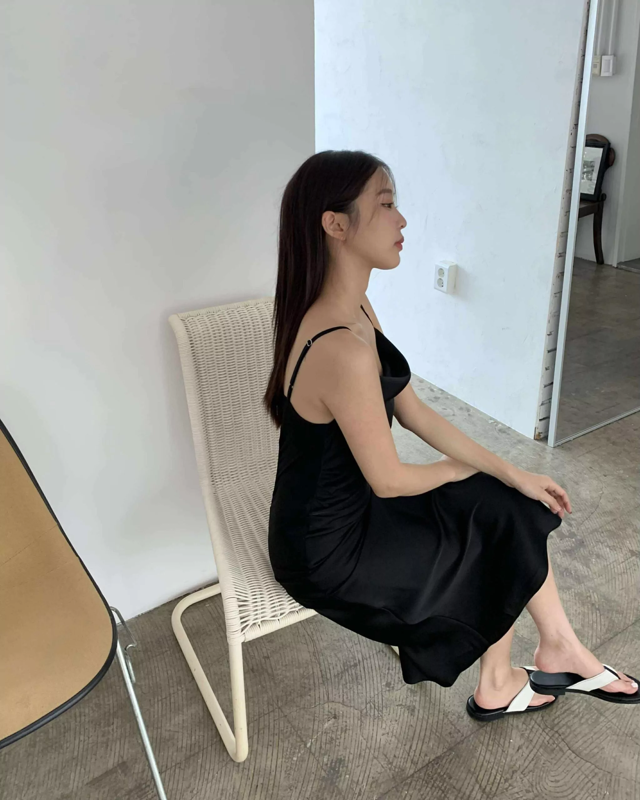 女神的完美緞面洋裝 (黑)