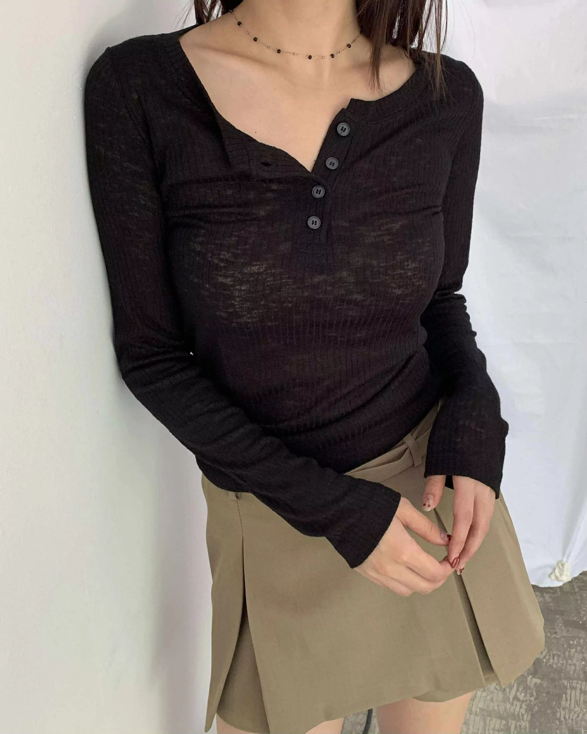 Jennie小性感日常排扣上衣 (黑)