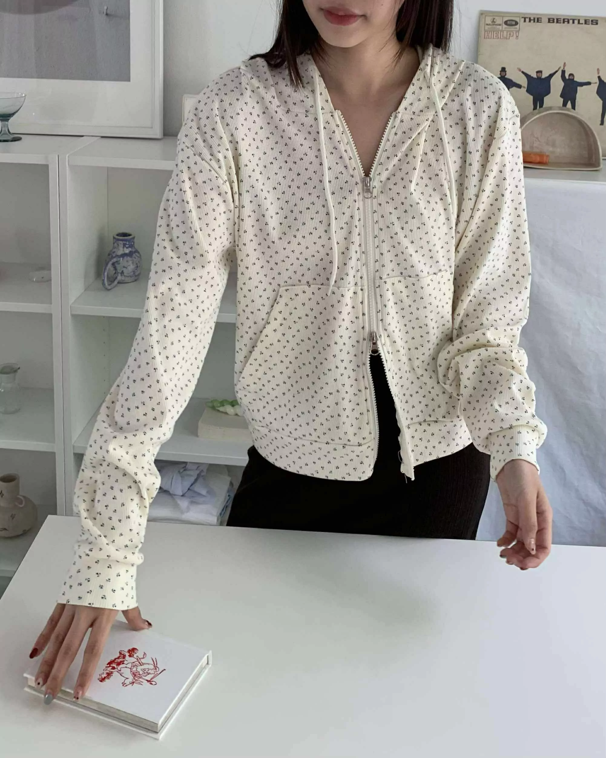 未知的首爾花朵連帽外套 (米白)