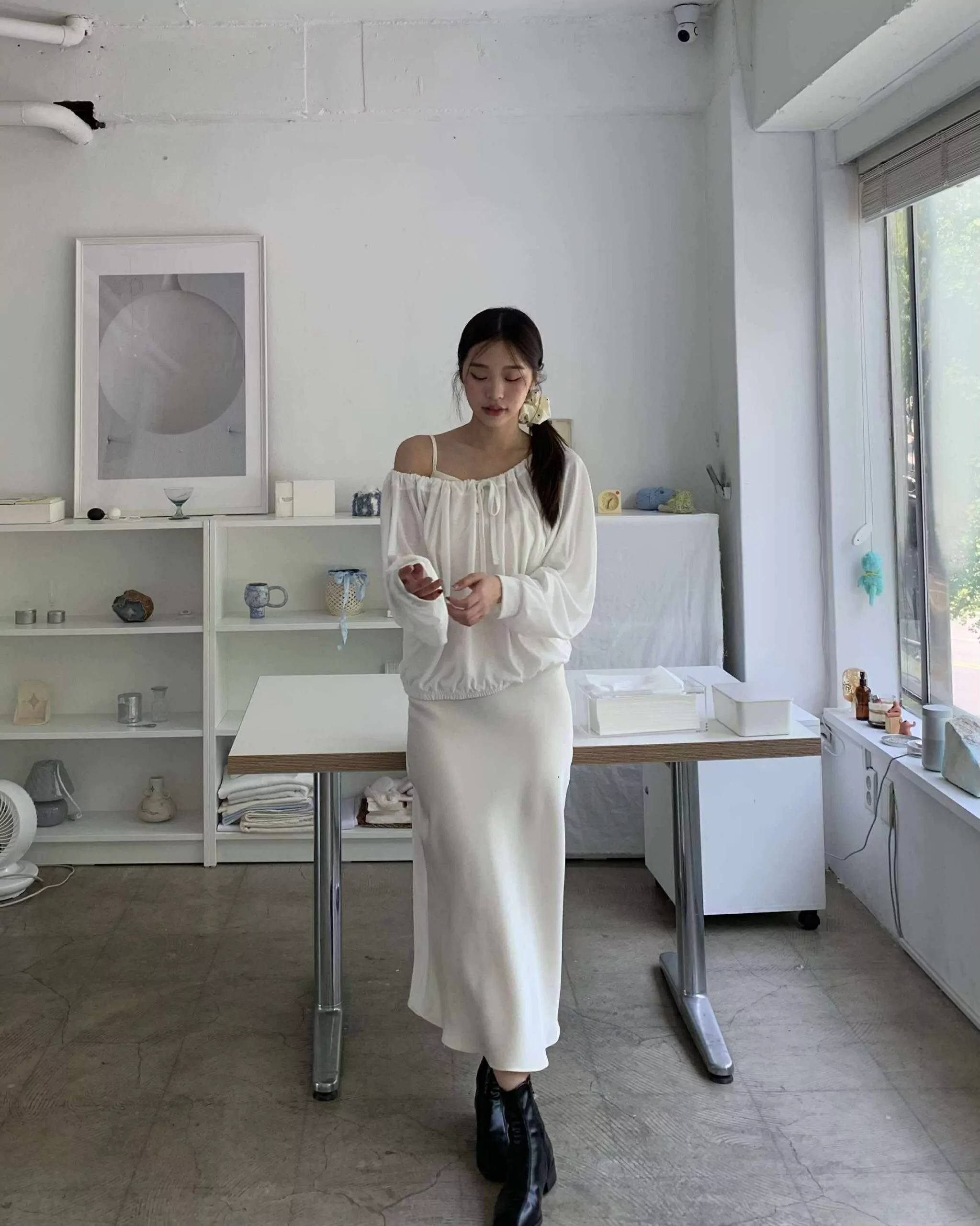 女神的完美緞面洋裝 (白)