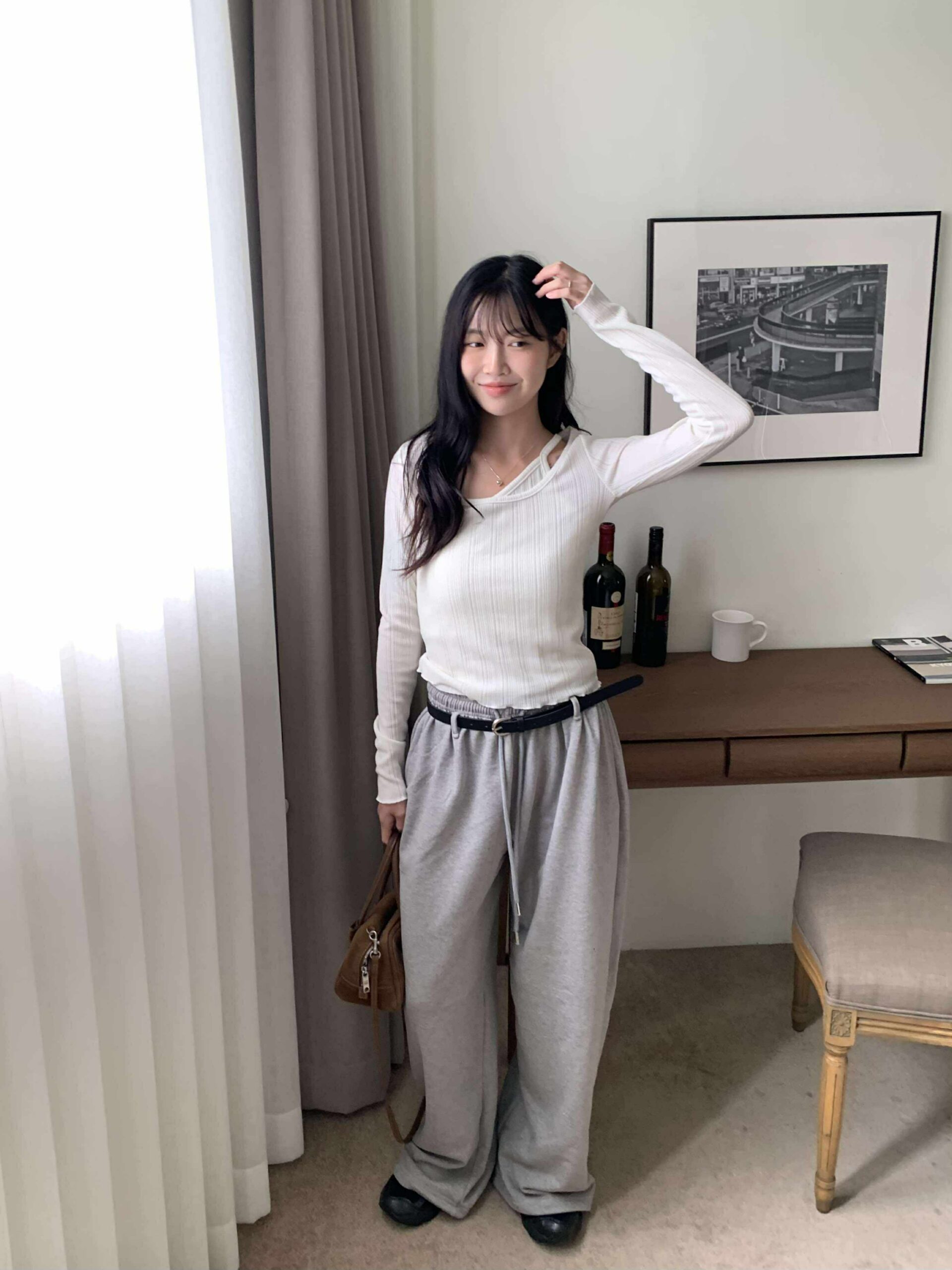 Jennie機場穿搭！抽繩運動褲