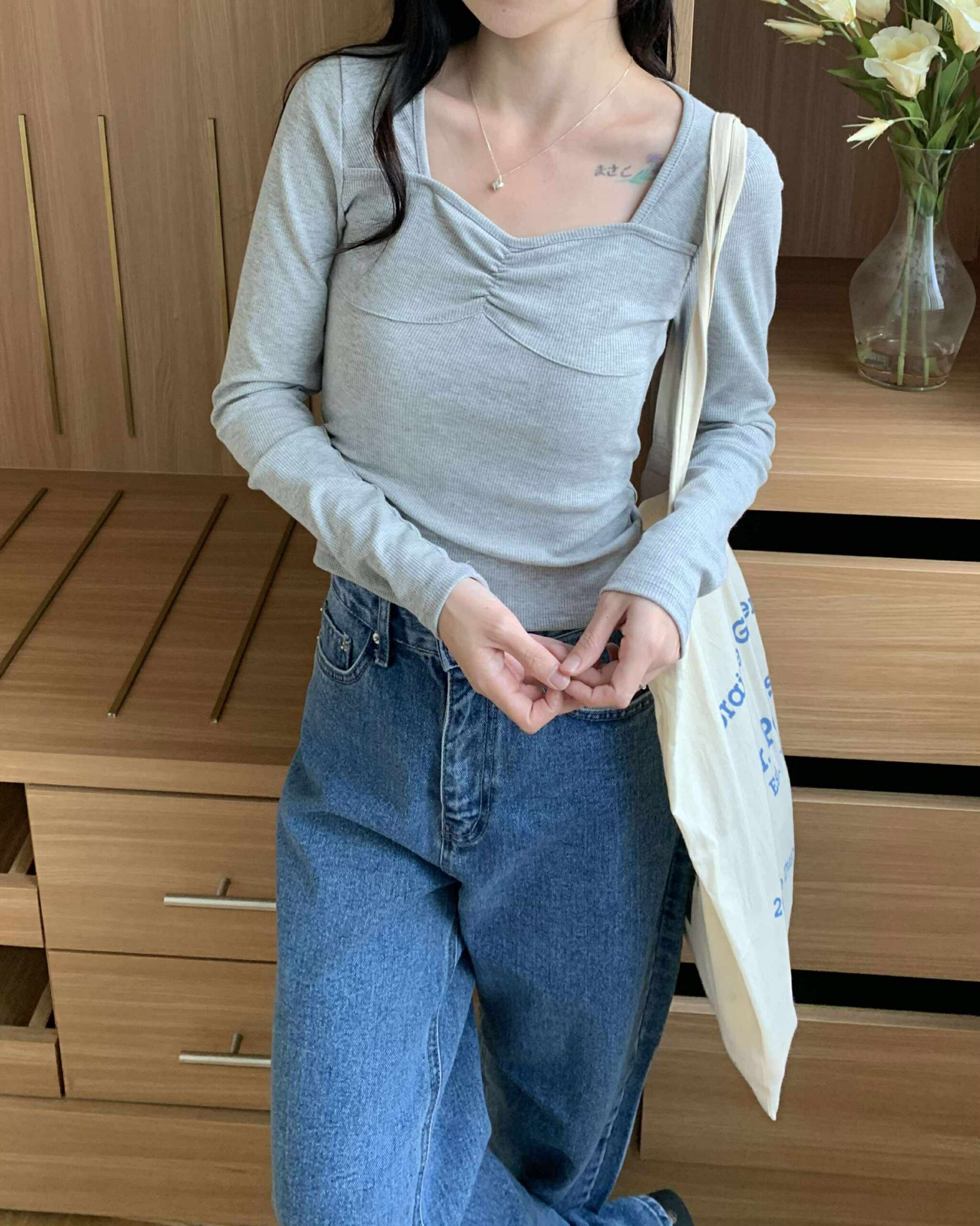 小抓皺細節愛心領上衣 (灰)