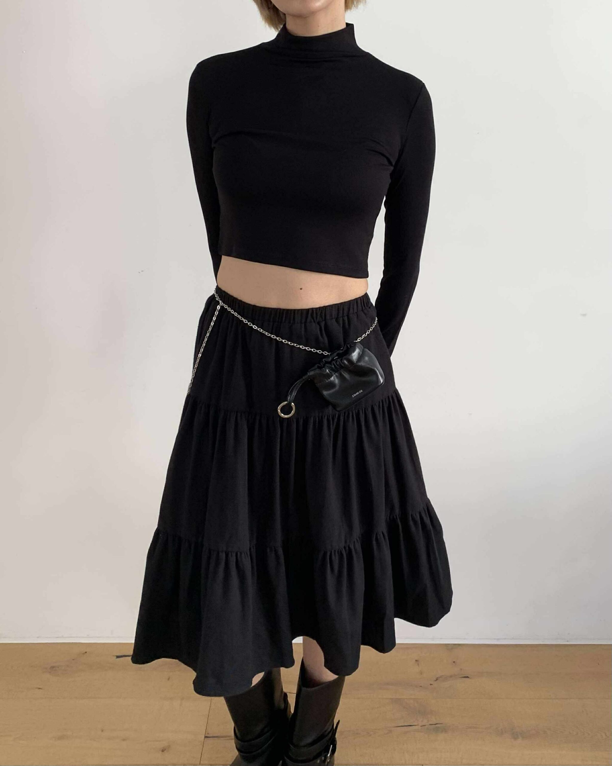 569170408_1154449712998538_5425391870882999143_n 好身材小立領上衣 (黑)