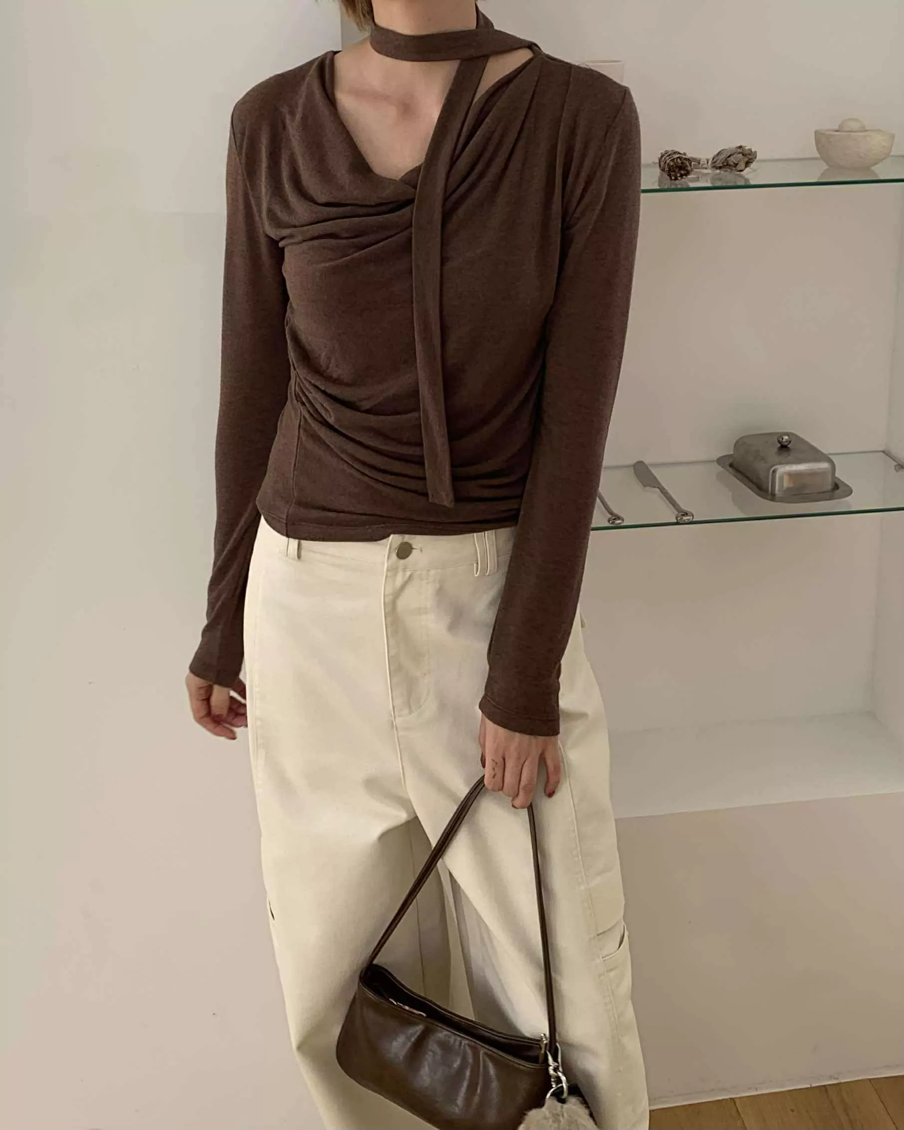 575496177_1392674169083628_1283194936281635826_n Bella綁繩造型上衣 (咖)