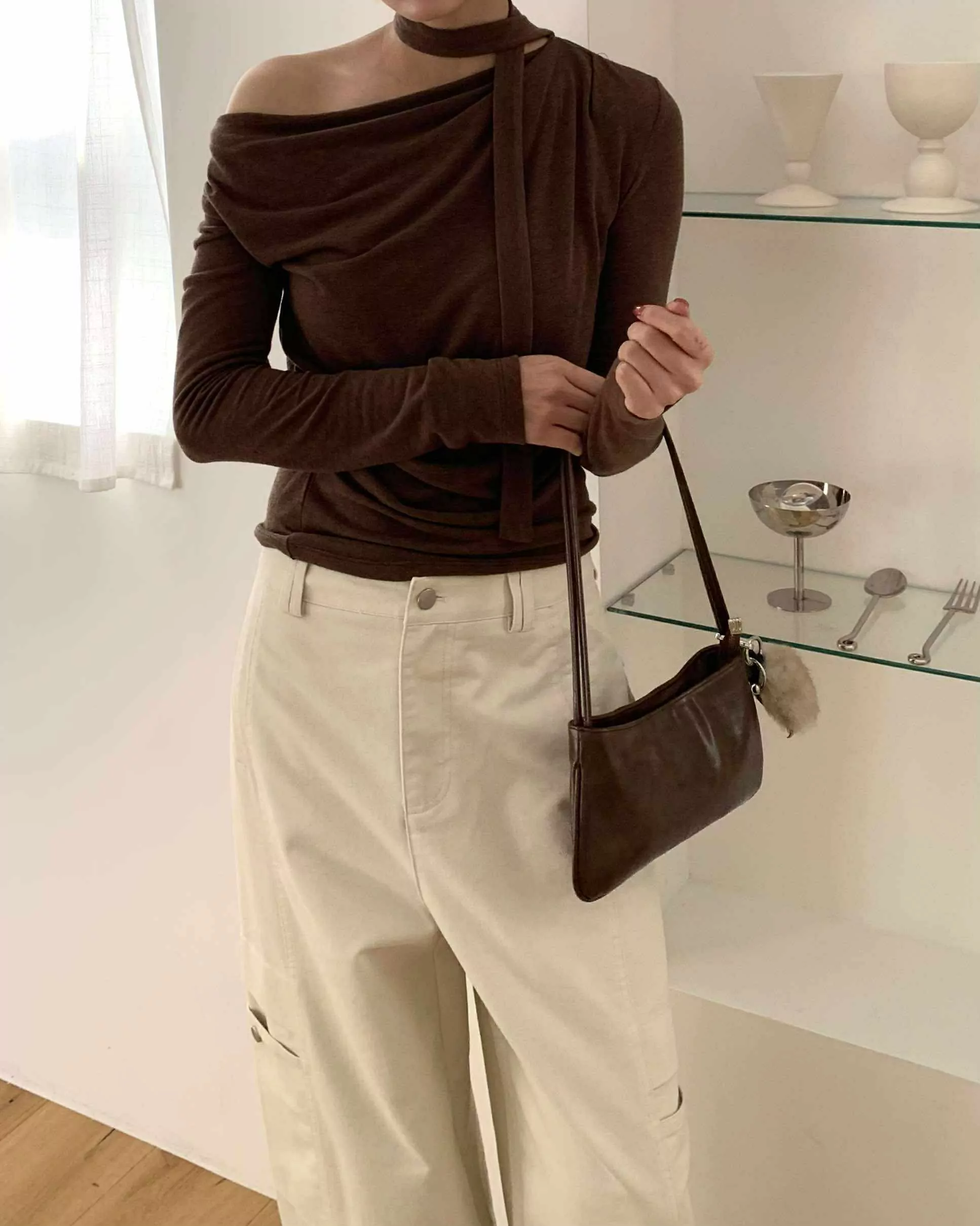 Bella綁繩造型上衣 (咖)