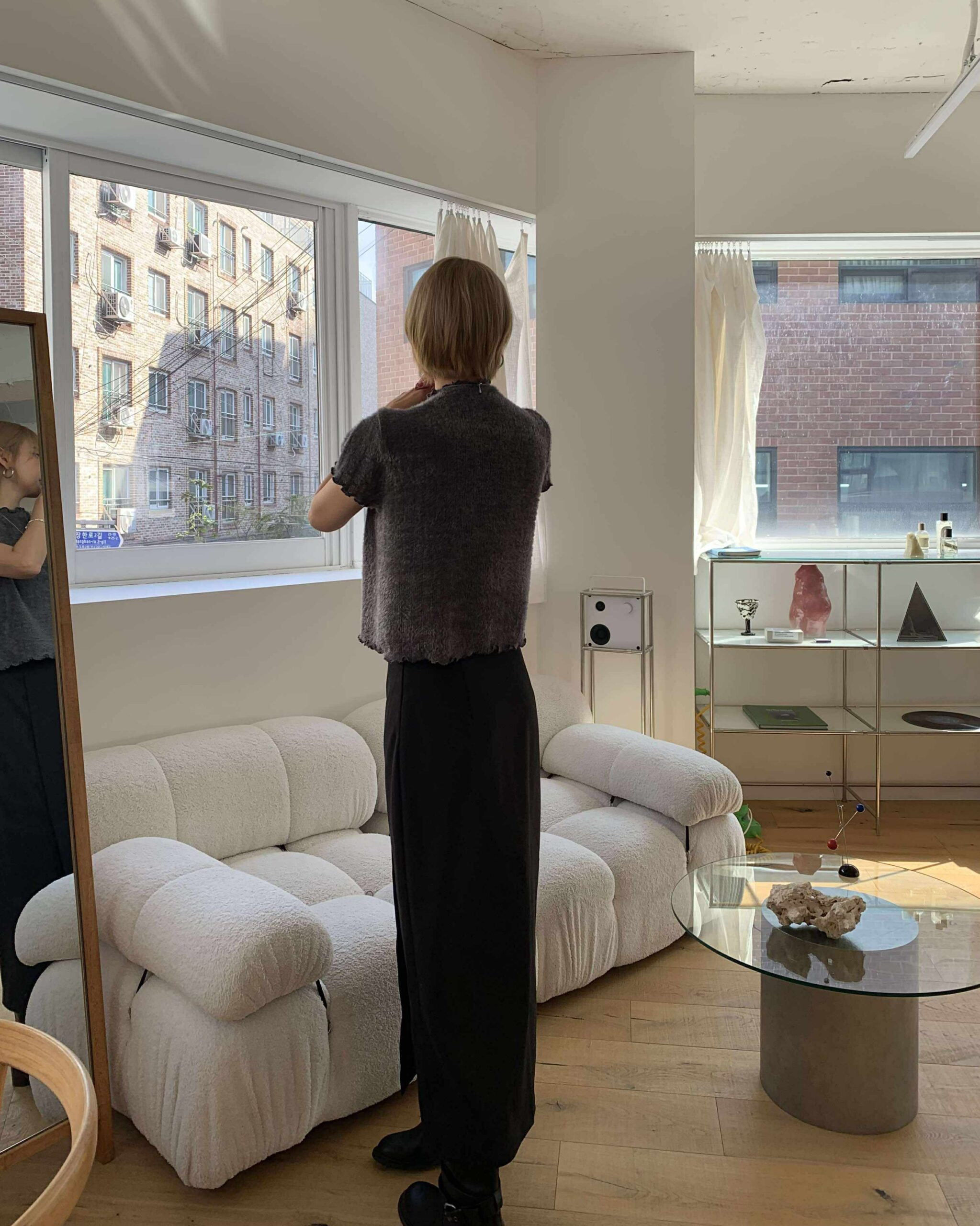 娜妍毛海感捲邊短袖上衣 (灰)