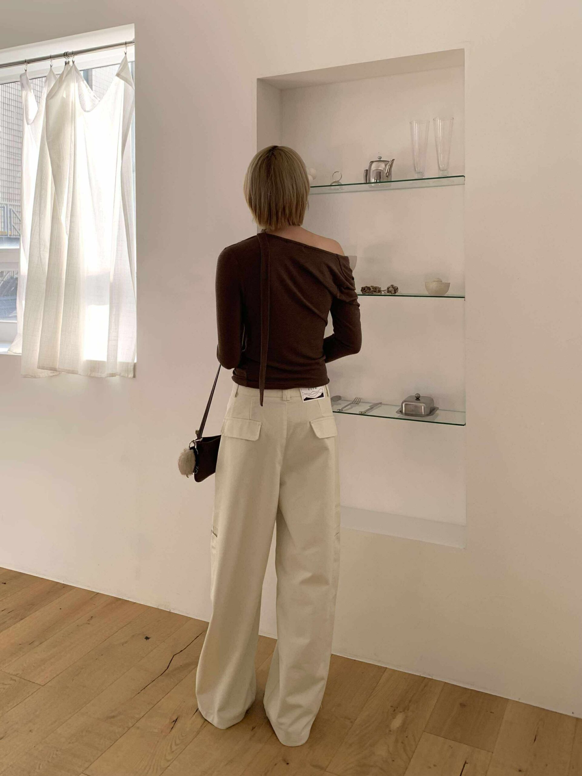 Bella綁繩造型上衣 (咖)