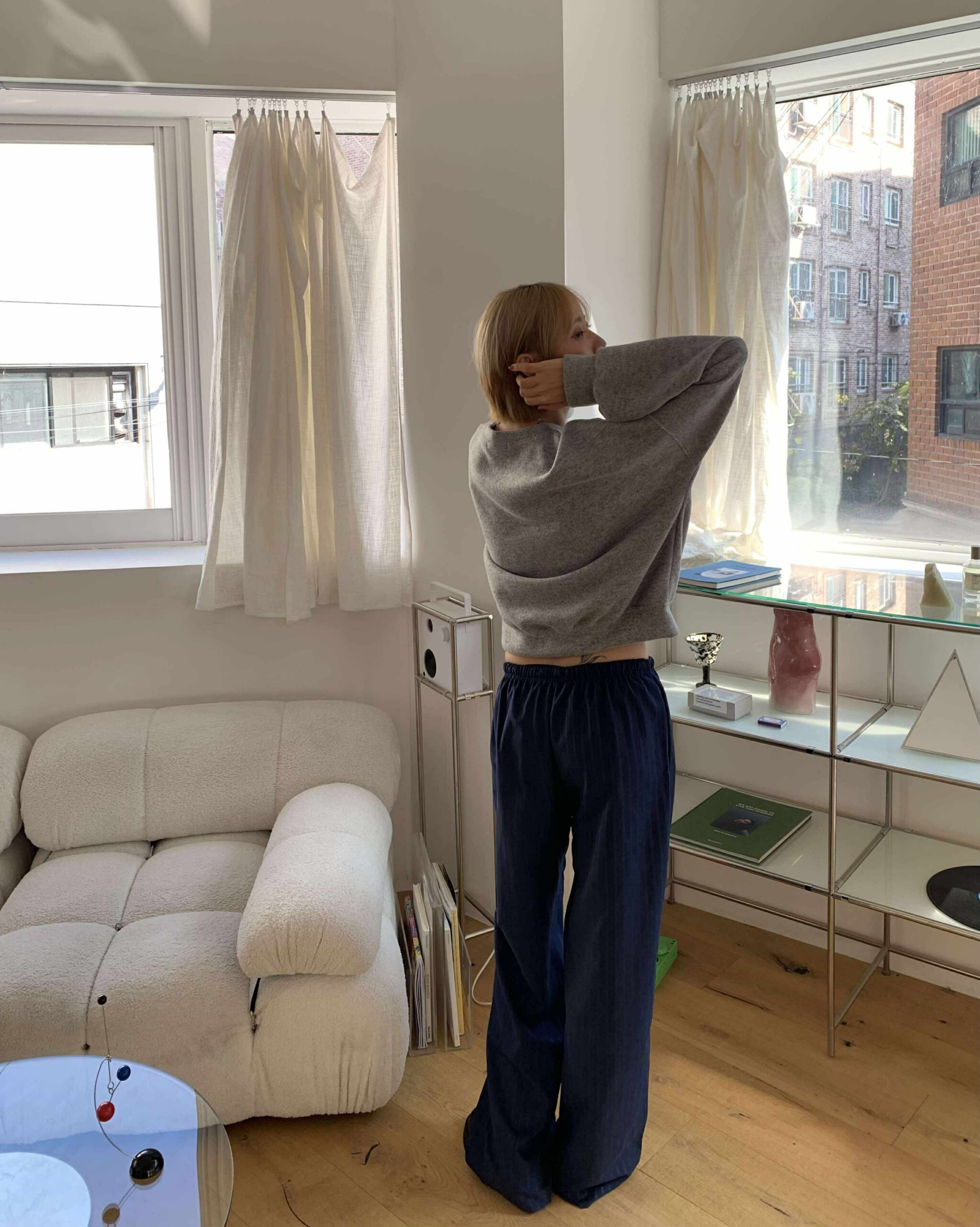 延南洞磨毛V領衛衣 (灰)