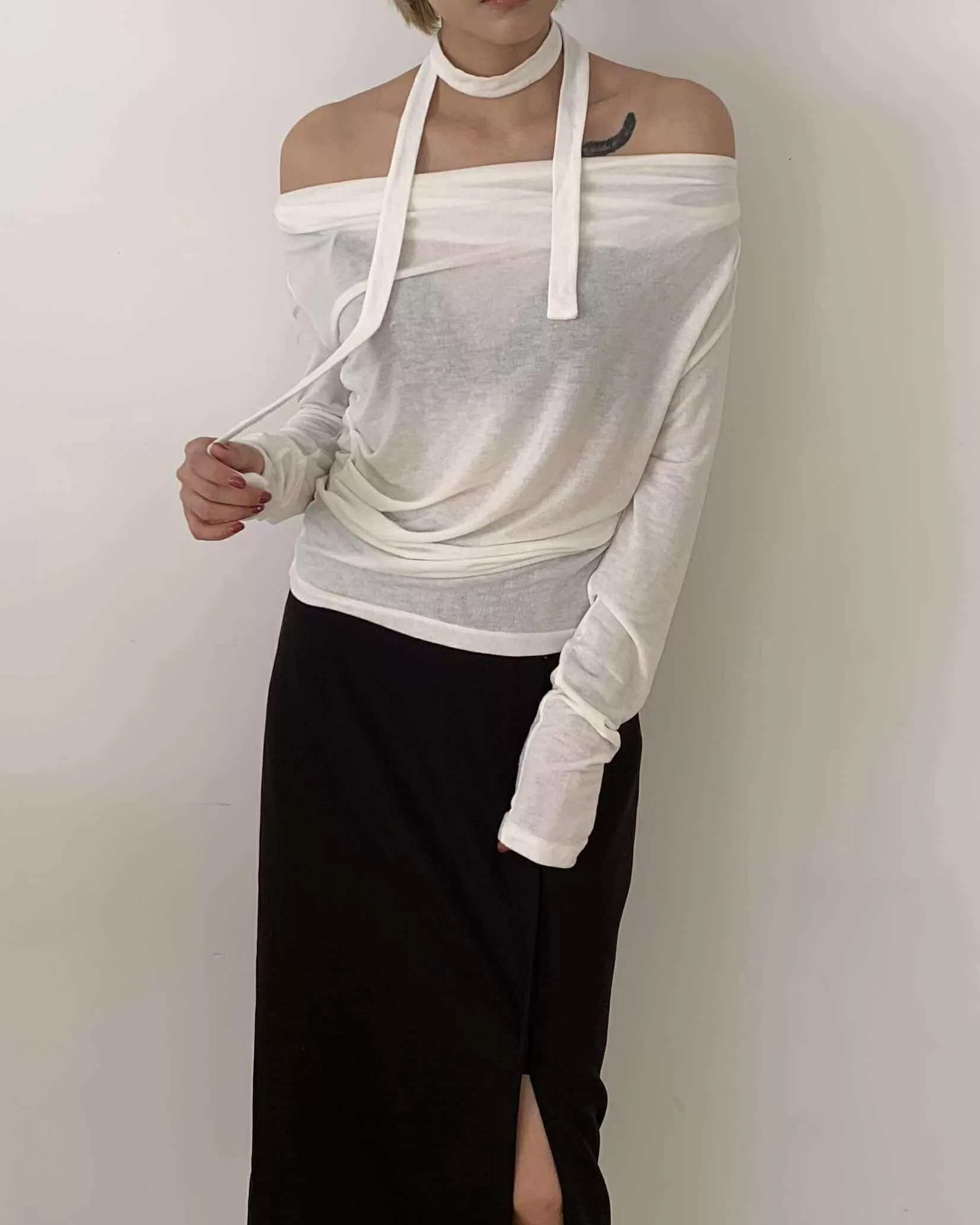 577626851_1161201412873119_872684652901712475_n Bella綁繩造型上衣 (白)