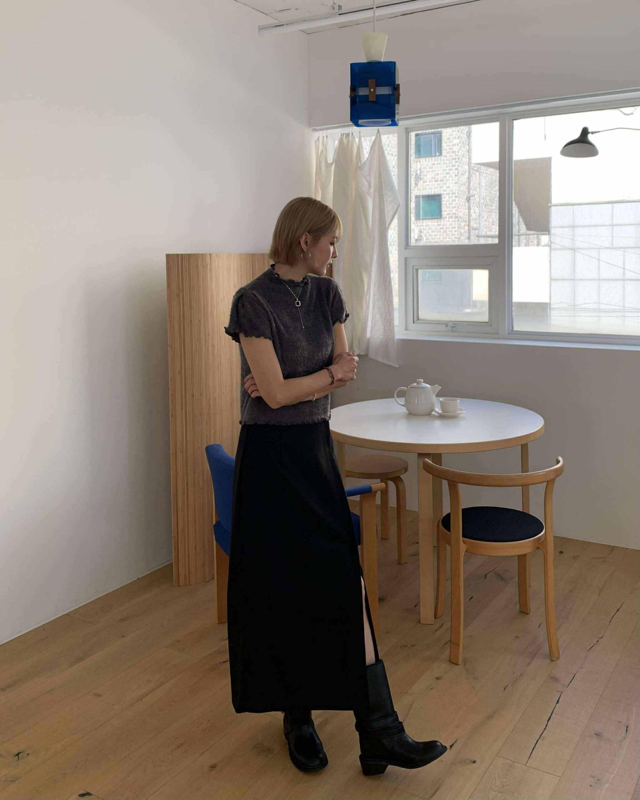 時髦毛呢開衩西裙 (黑)