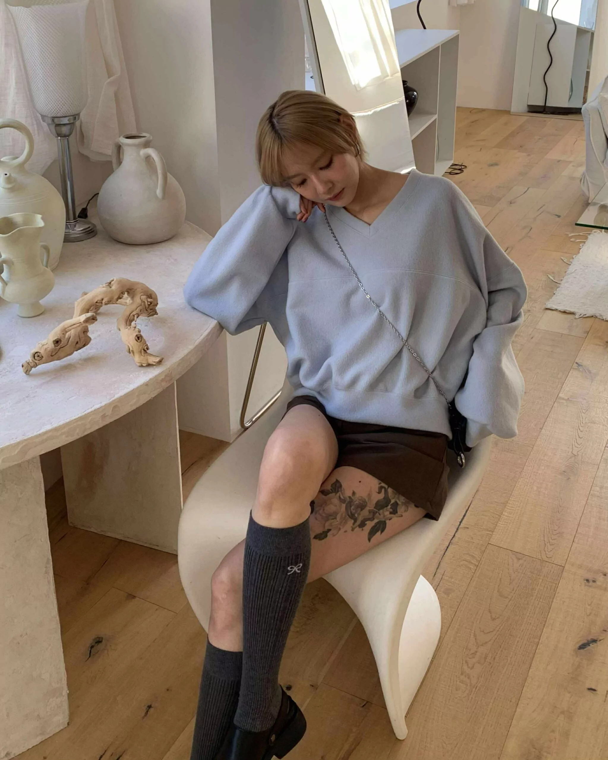 578301568_4275673949424327_8685150904352104025_n 延南洞磨毛V領衛衣 (藍)