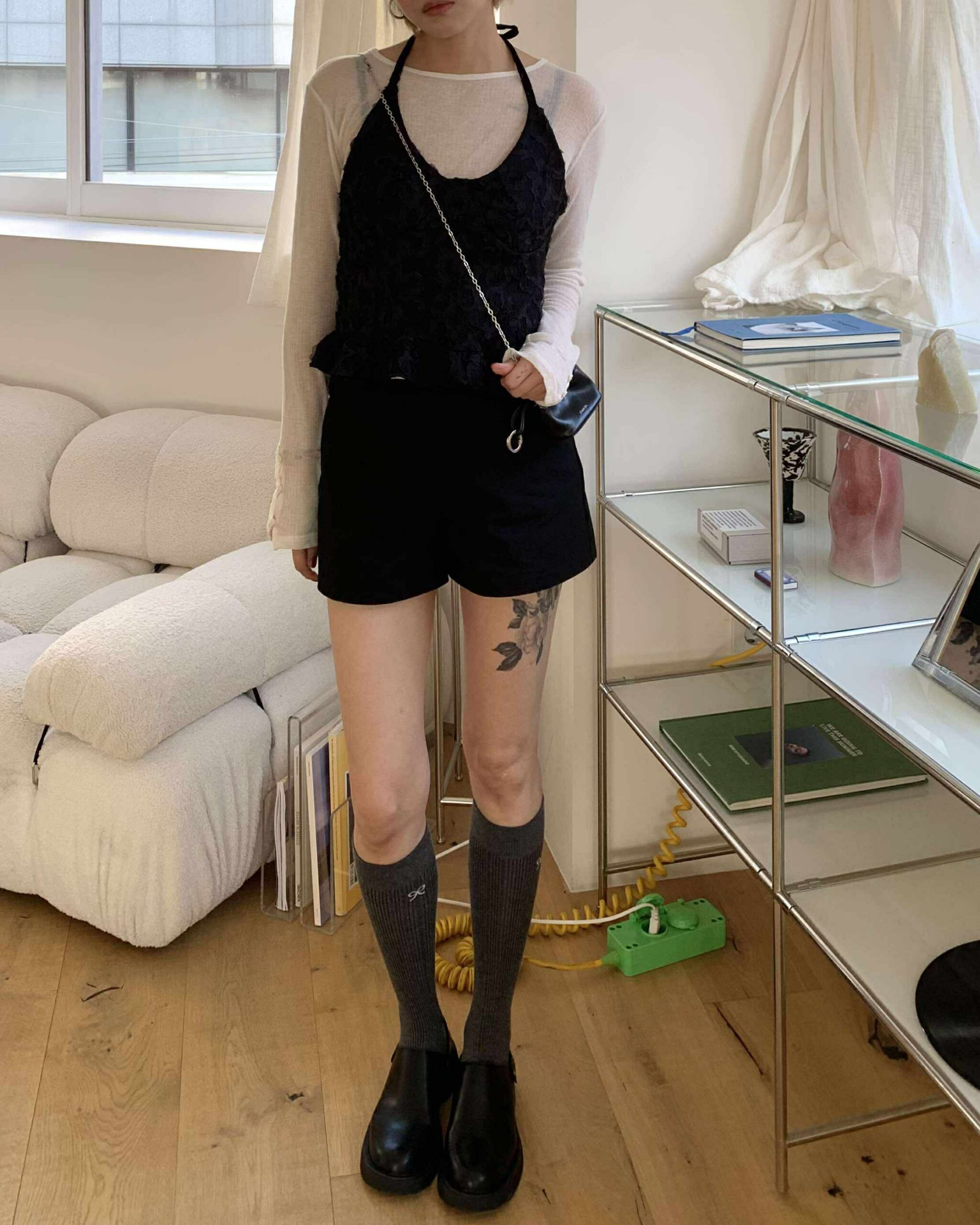 578530014_1186516283618217_2878295039221625821_n 立體花朵小華麗背心 (黑)