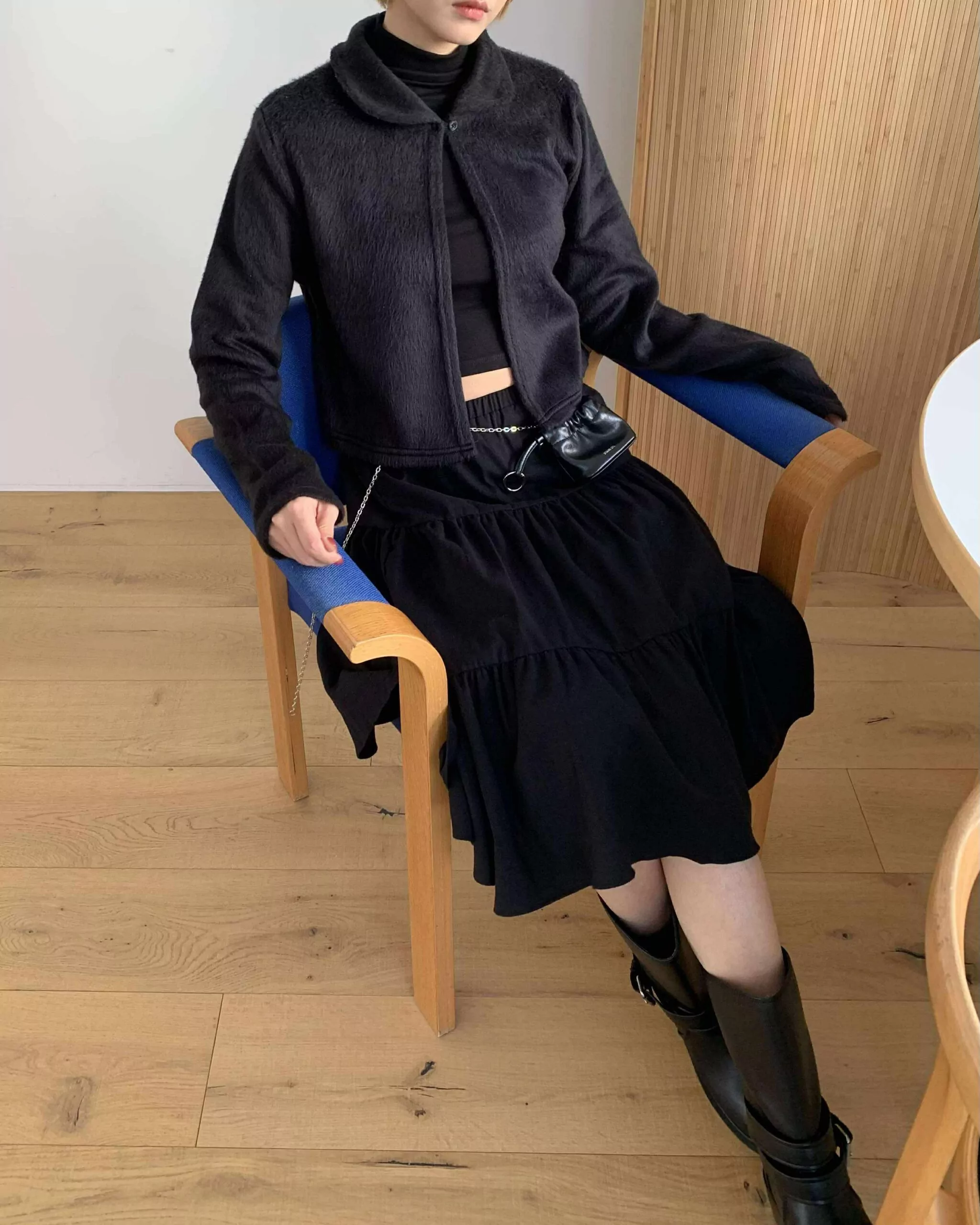 好身材小立領上衣 (黑)