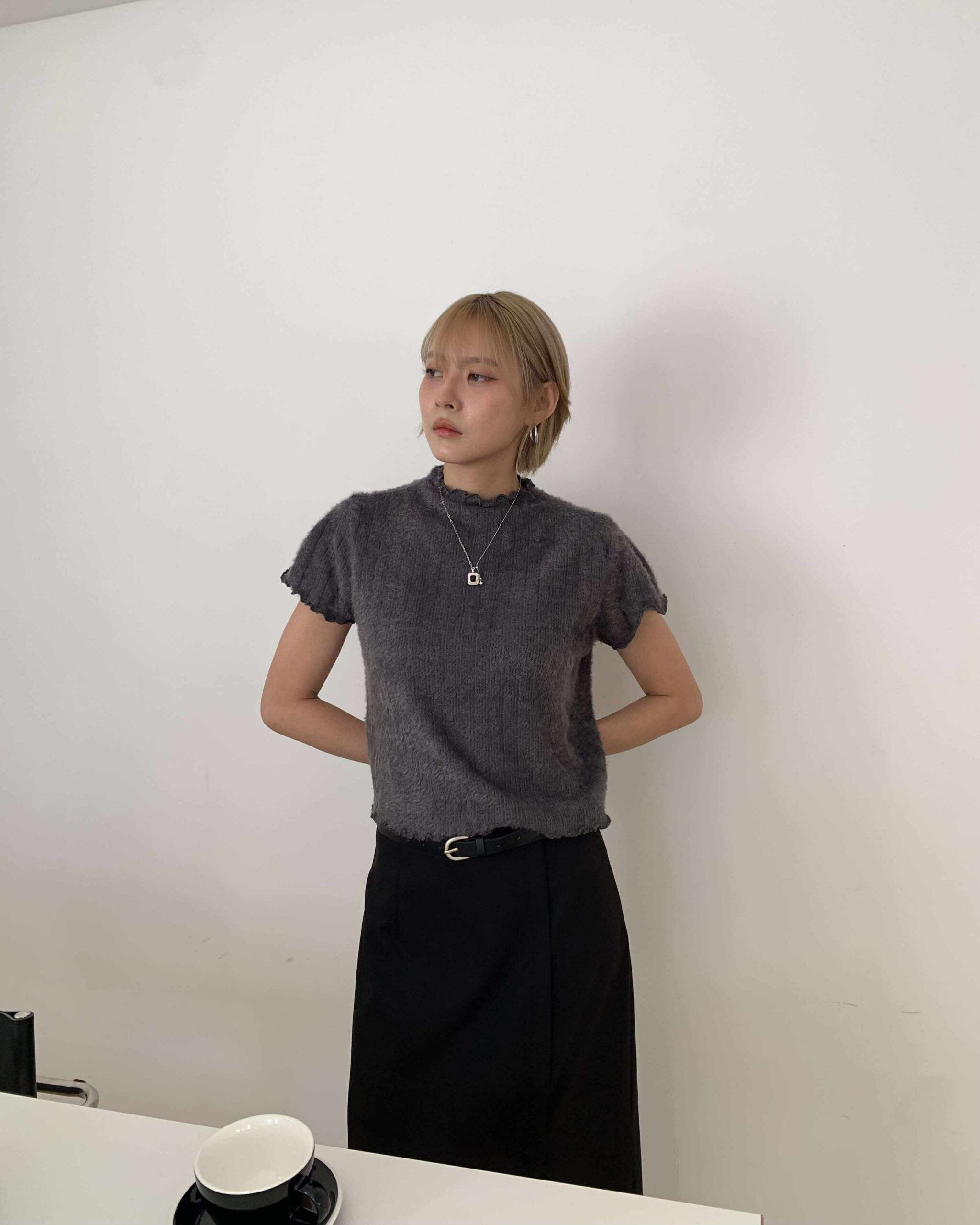 娜妍毛海感捲邊短袖上衣 (灰)