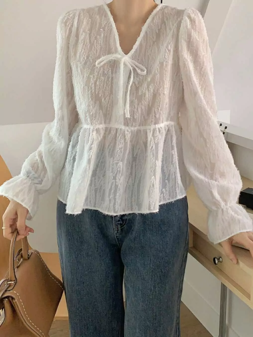 美到發光！仙女綁帶造型上衣 (白)