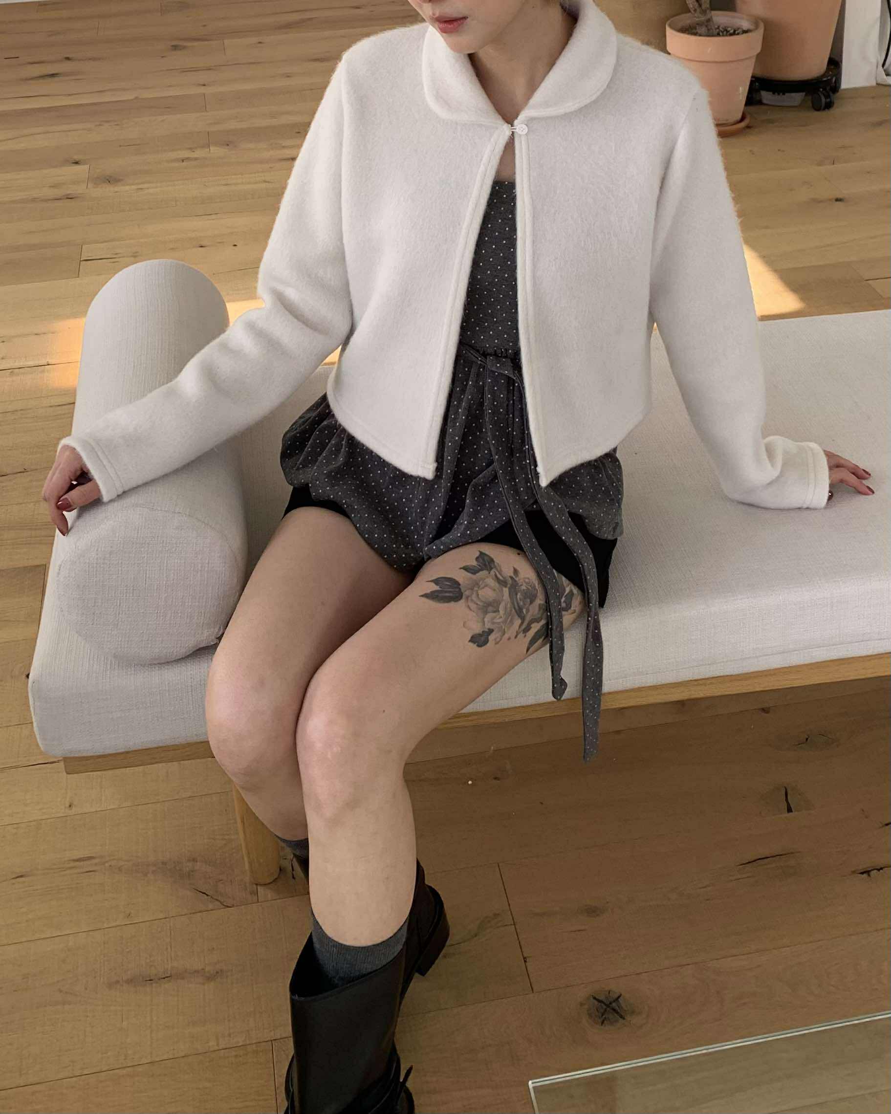 581970288_1147118217534489_5163365547621217031_n 小領單釦摩毛外套 (白)