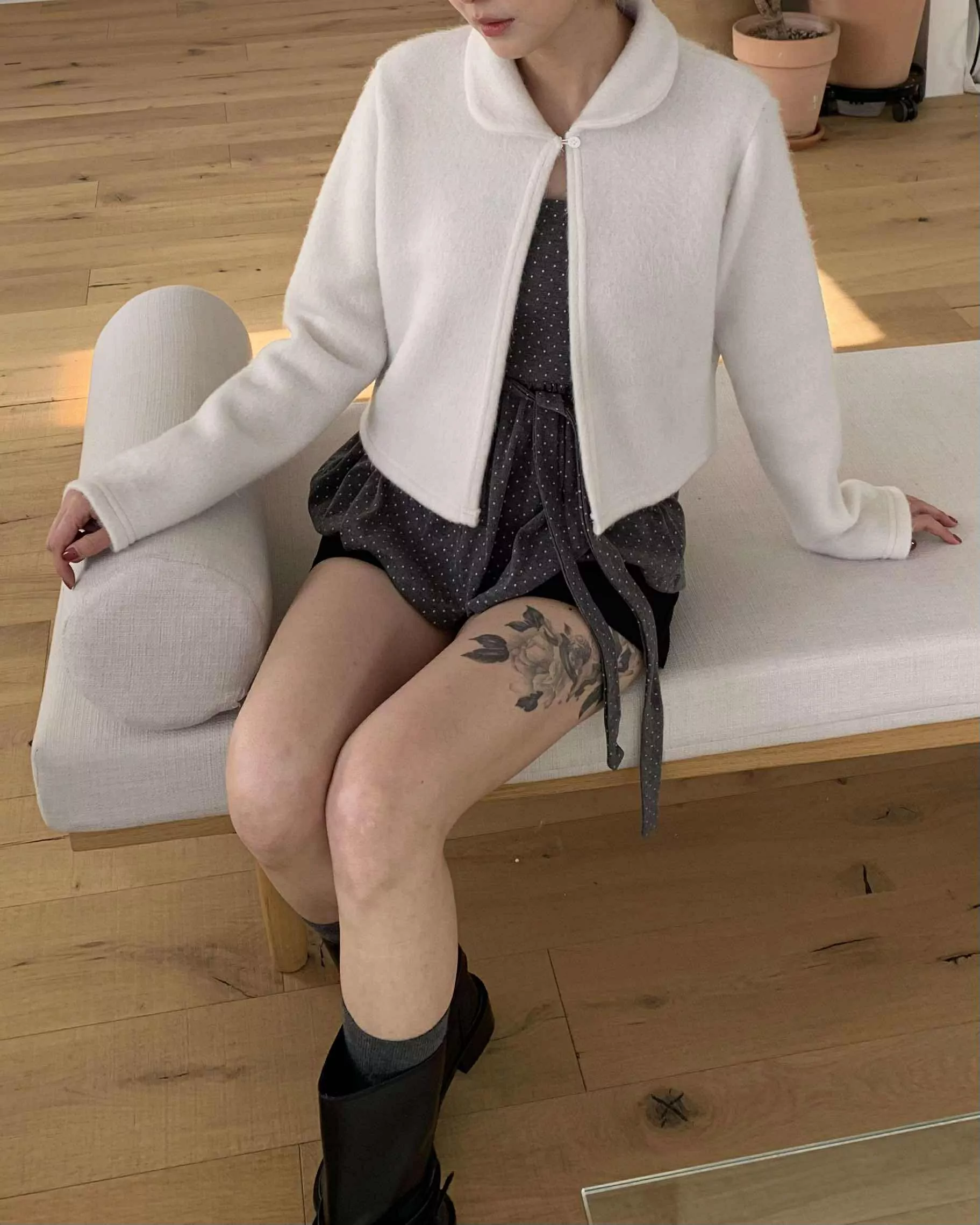 581970288_1147118217534489_5163365547621217031_n 小領單釦摩毛外套 (白)