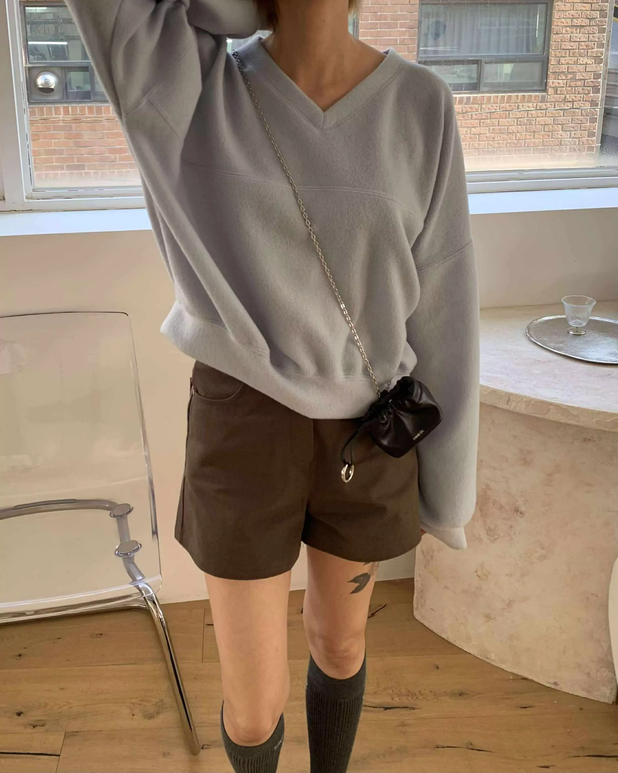 延南洞磨毛V領衛衣 (藍)