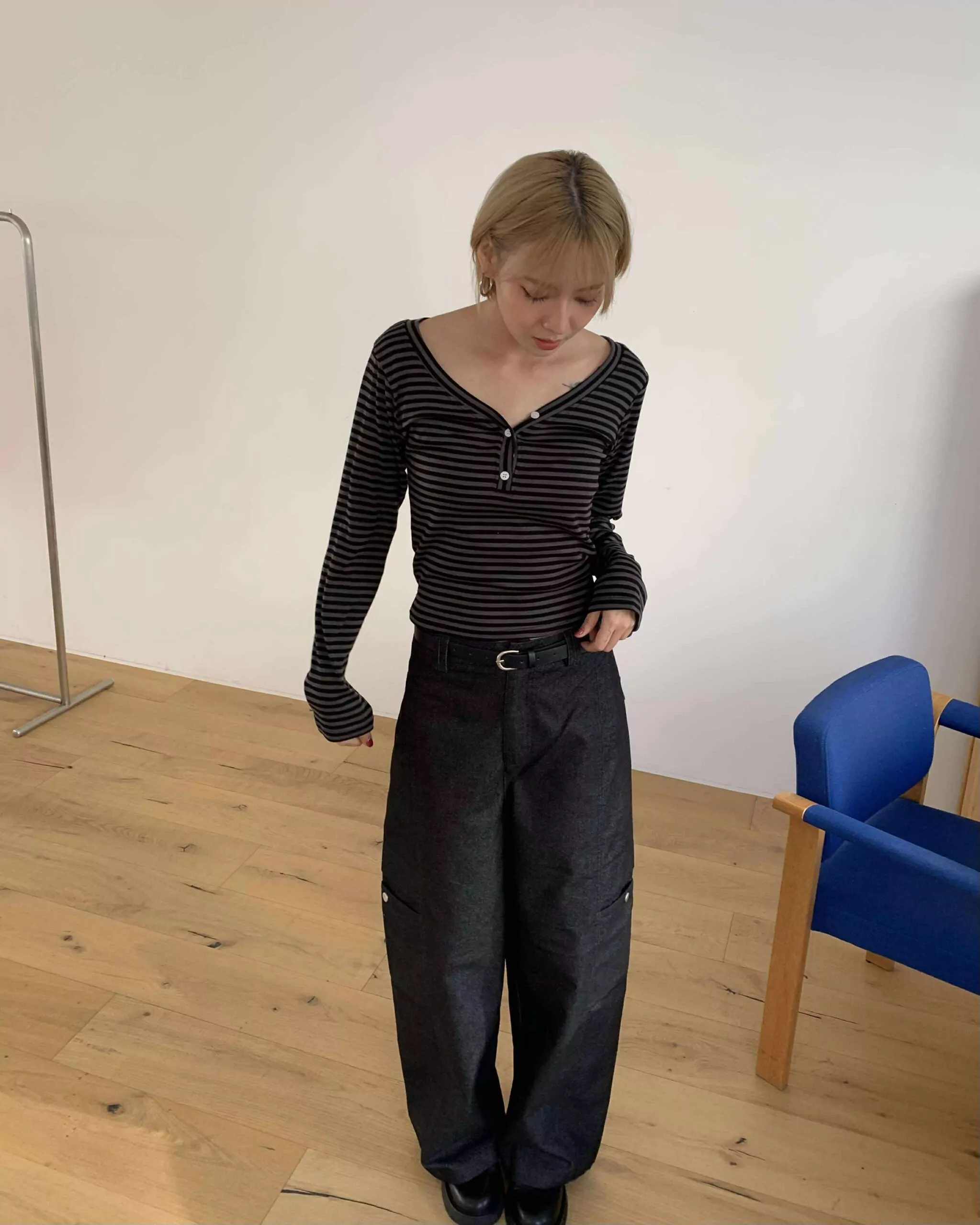 582050689_1278704047603980_6502170455507563825_n 時髦條文V領上衣 (黑)