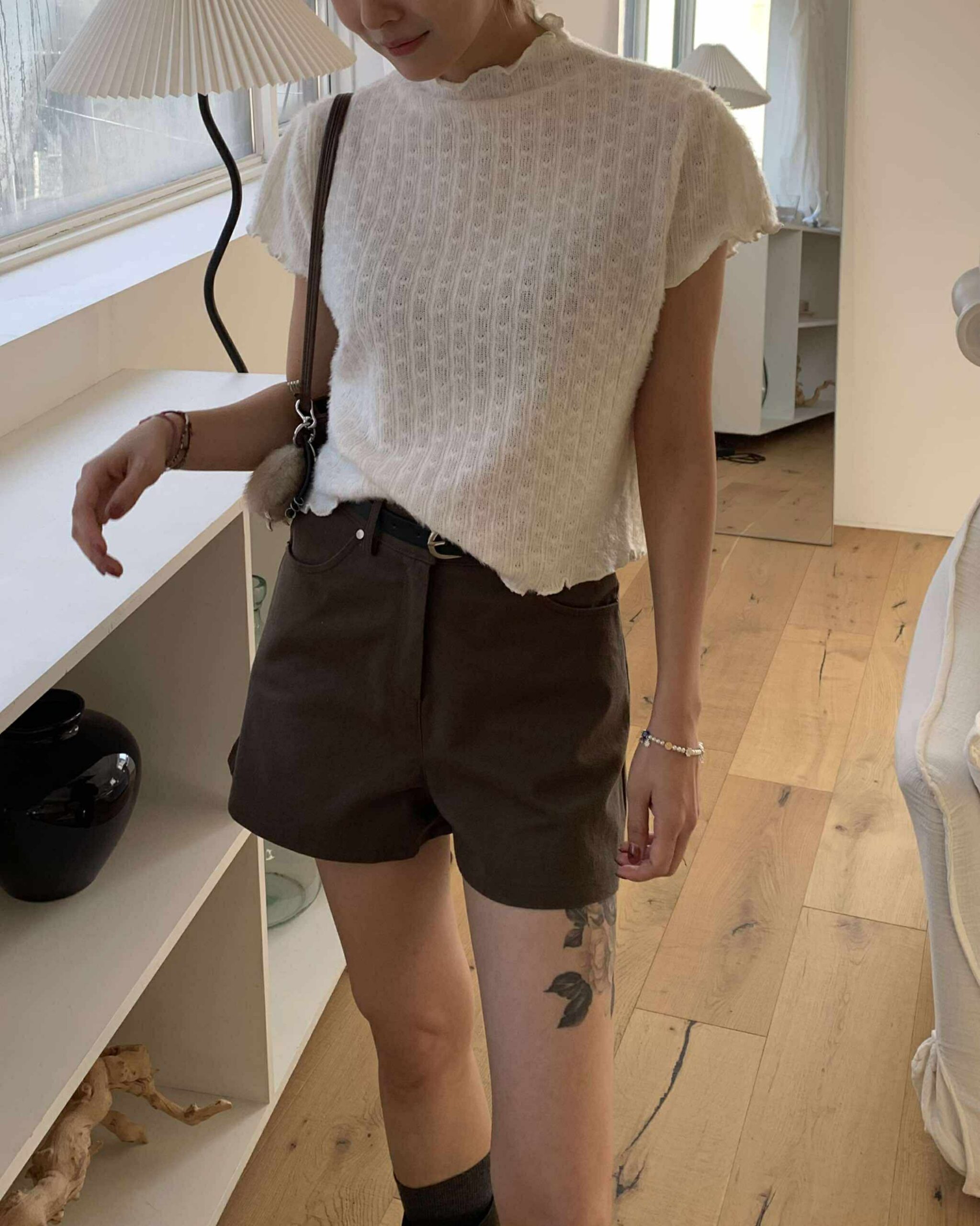 582238591_1213883277253884_7883831736066378296_n 娜妍毛海感捲邊短袖上衣 (白)