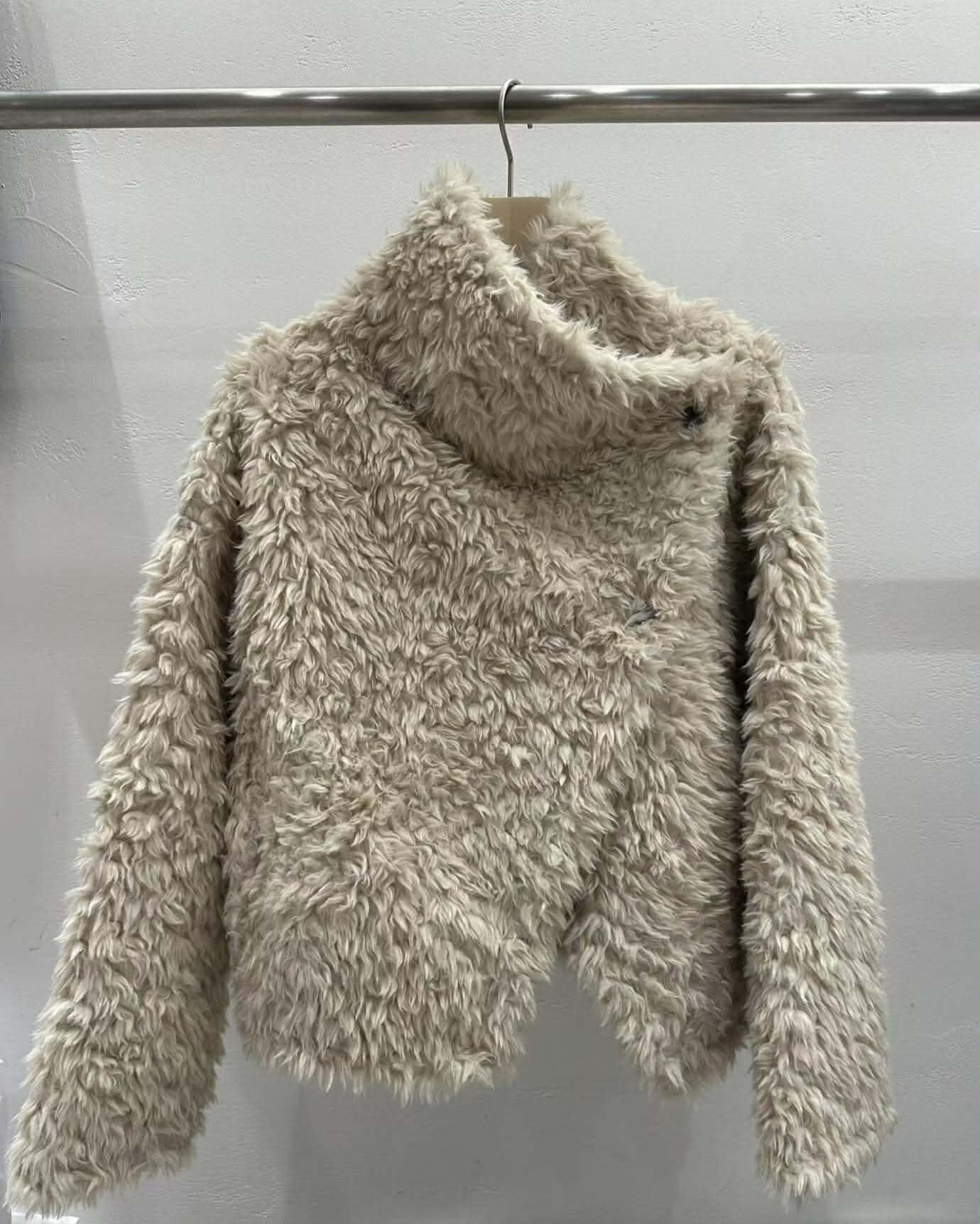 已經太美了！萬中選一毛毛外套