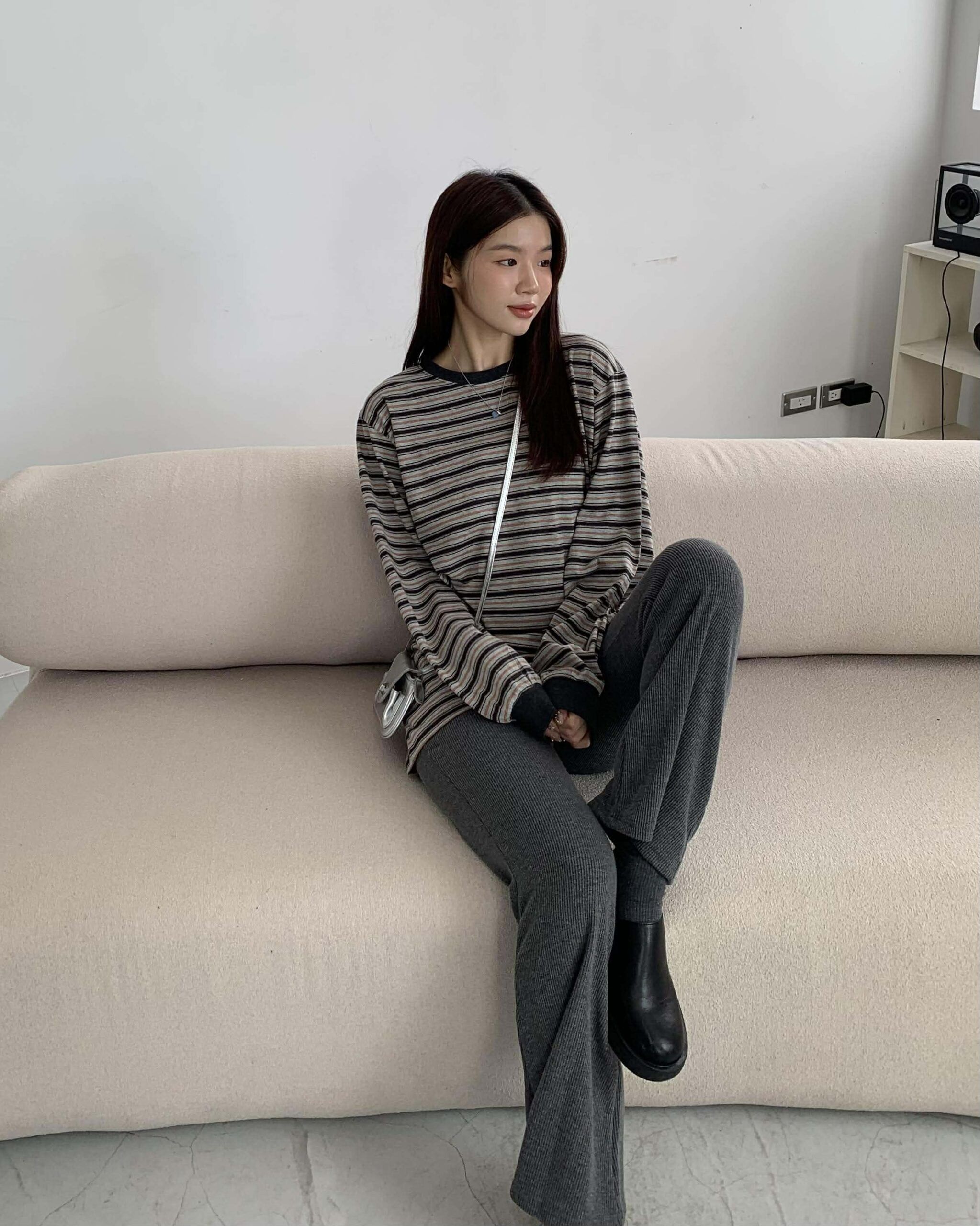 越看越喜歡條紋長版上衣 (灰)