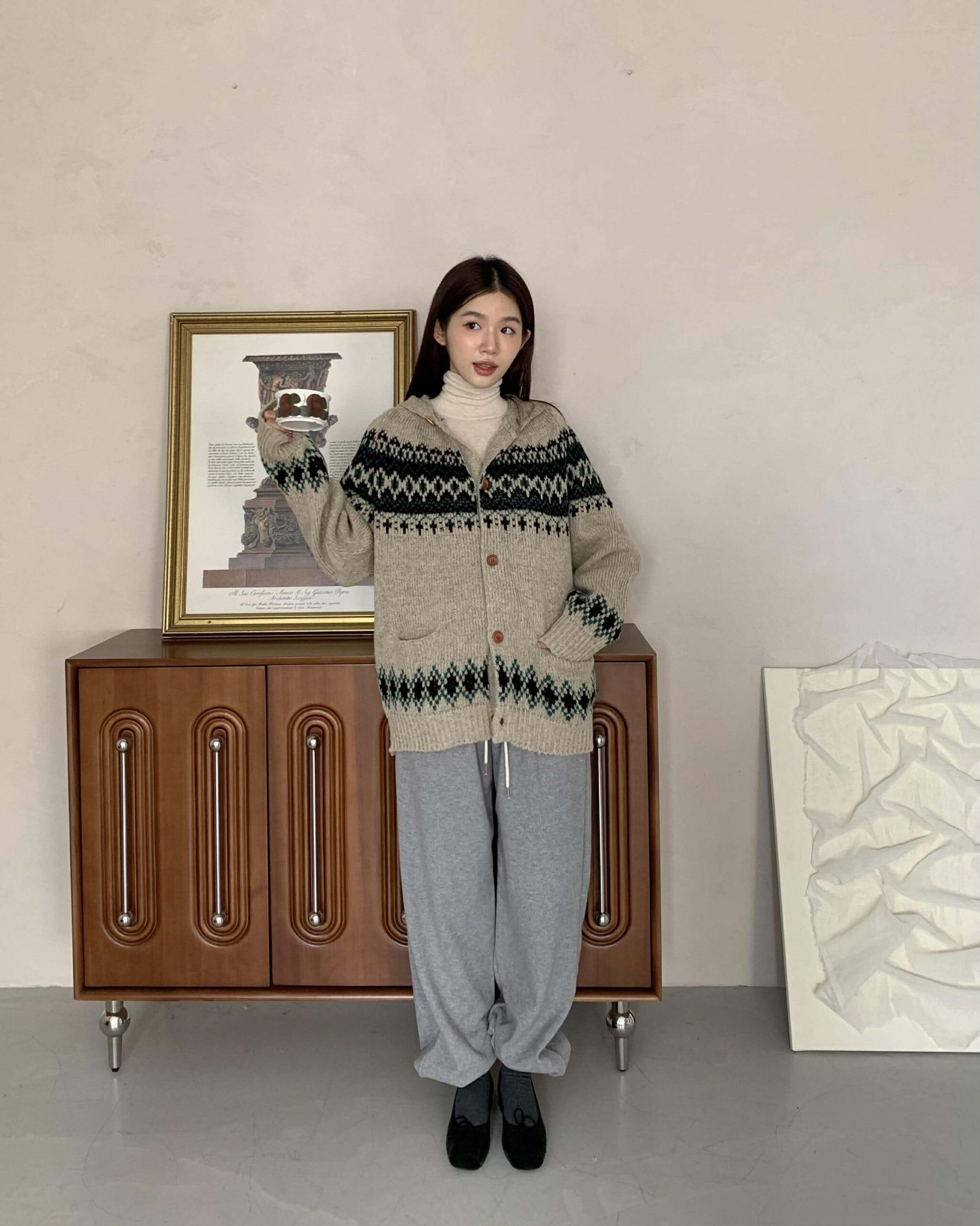 Holiday男女款圖騰外套 (杏)