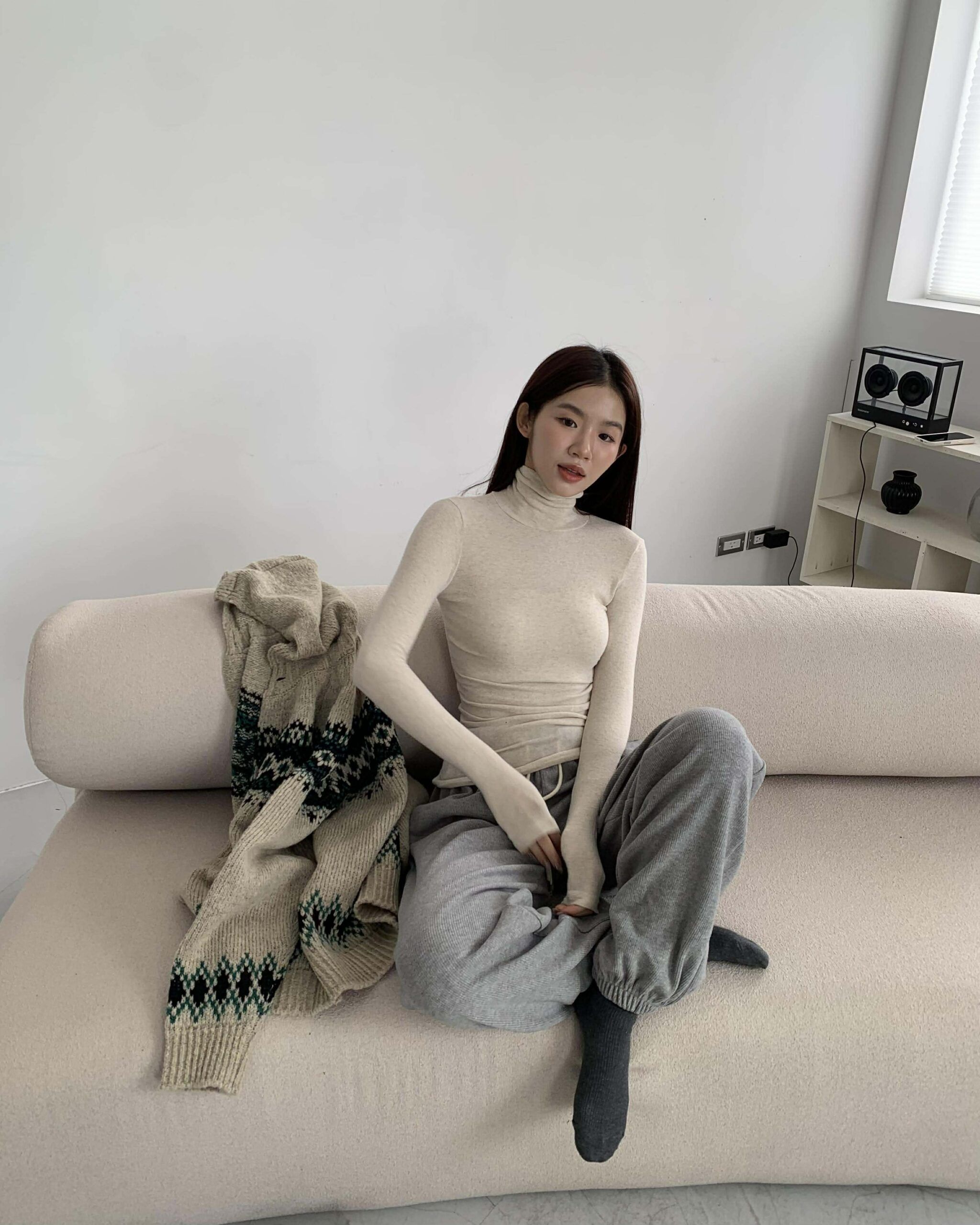 質感壓紋縮口褲 (灰)