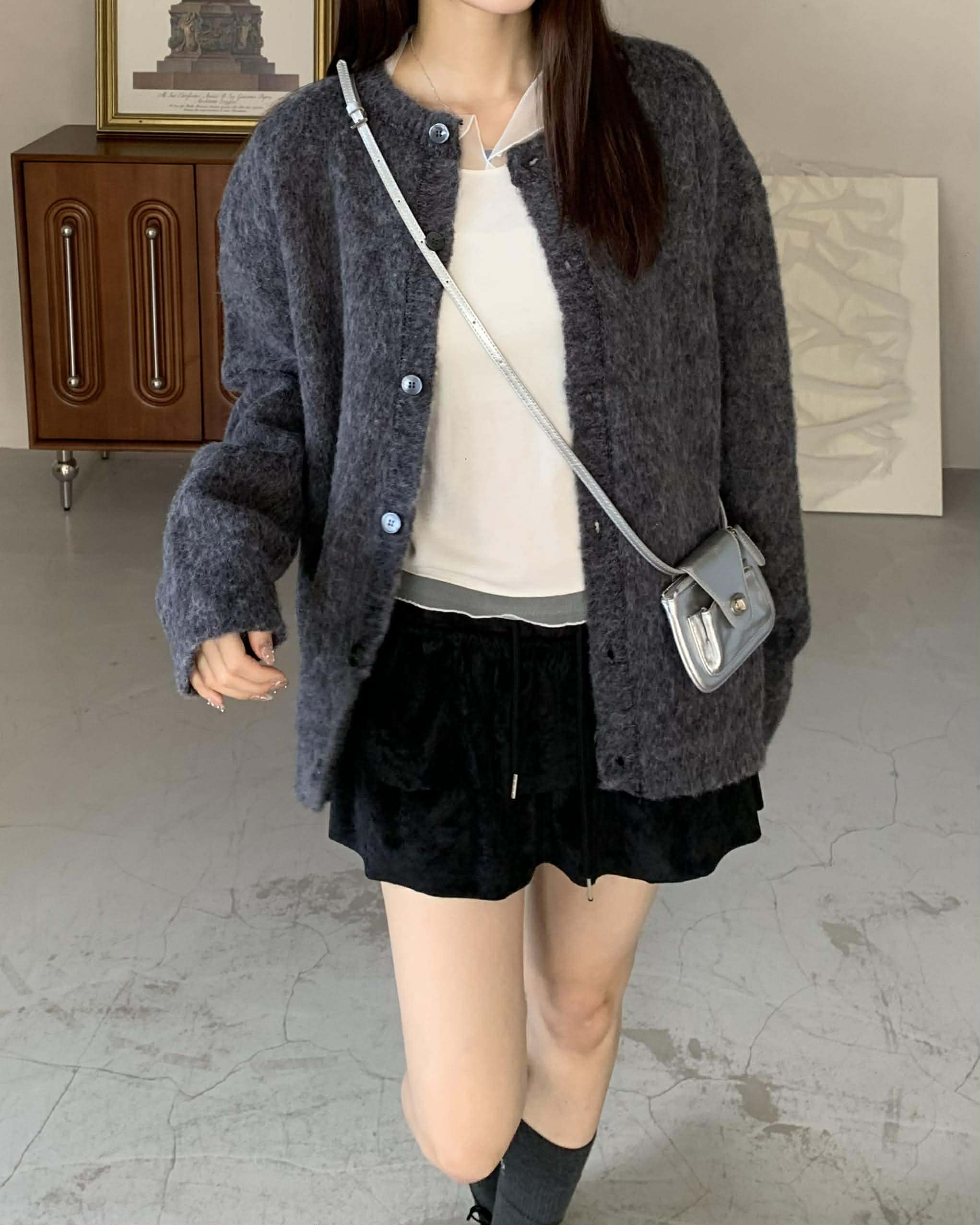 質感辣妹絨面蛋糕短裙 (黑)