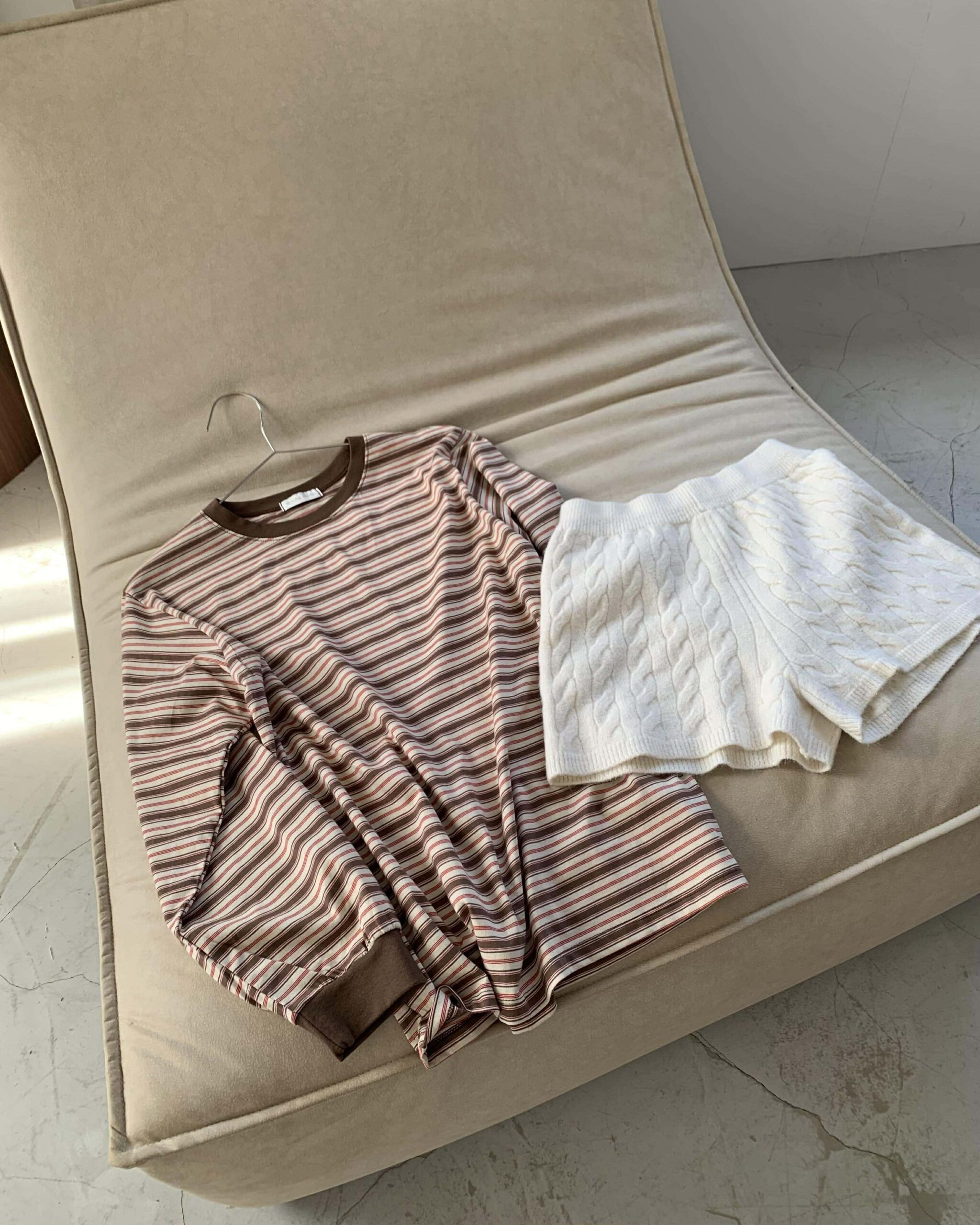 越看越喜歡條紋長版上衣 (棕)