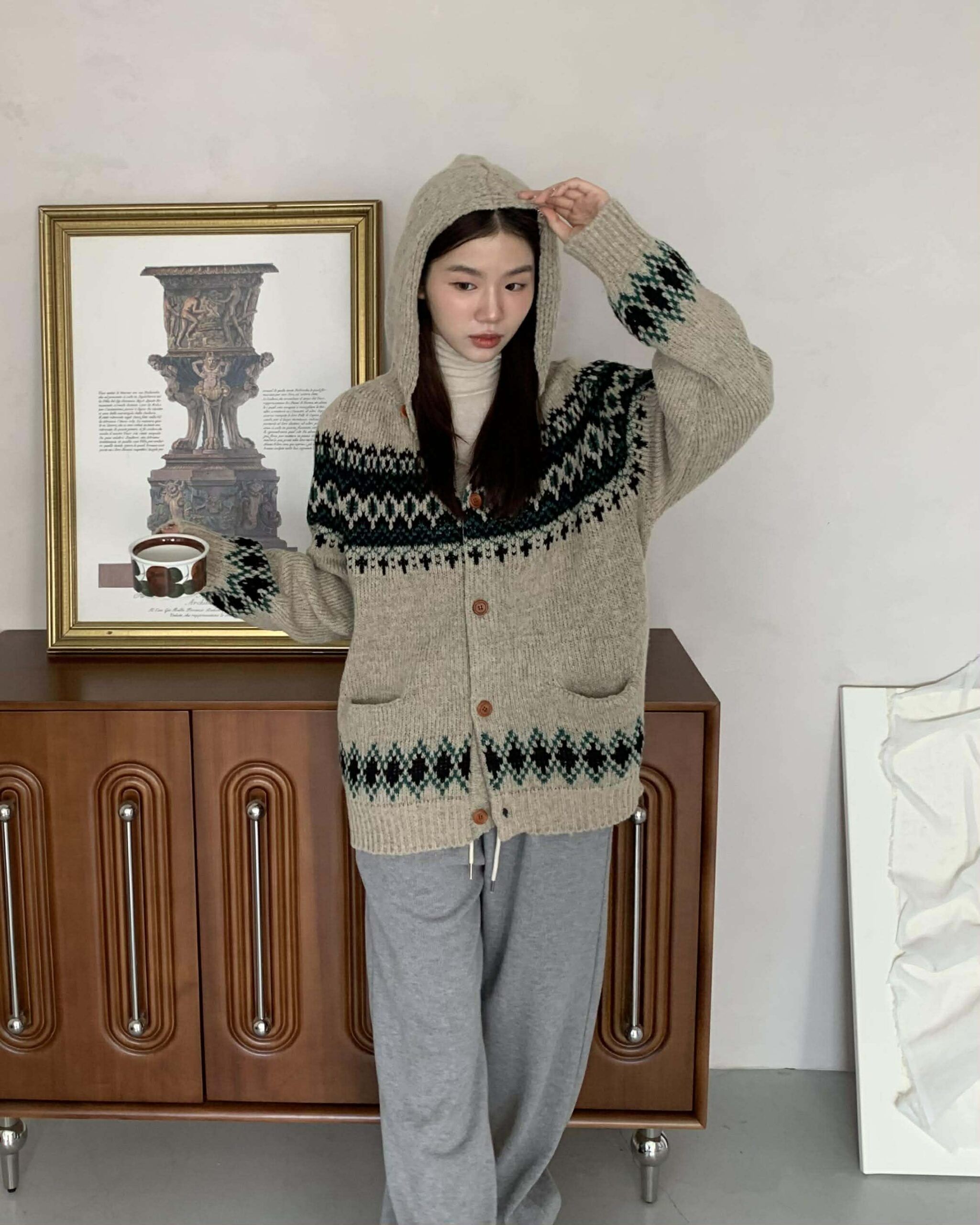 Holiday男女款圖騰外套 (杏)