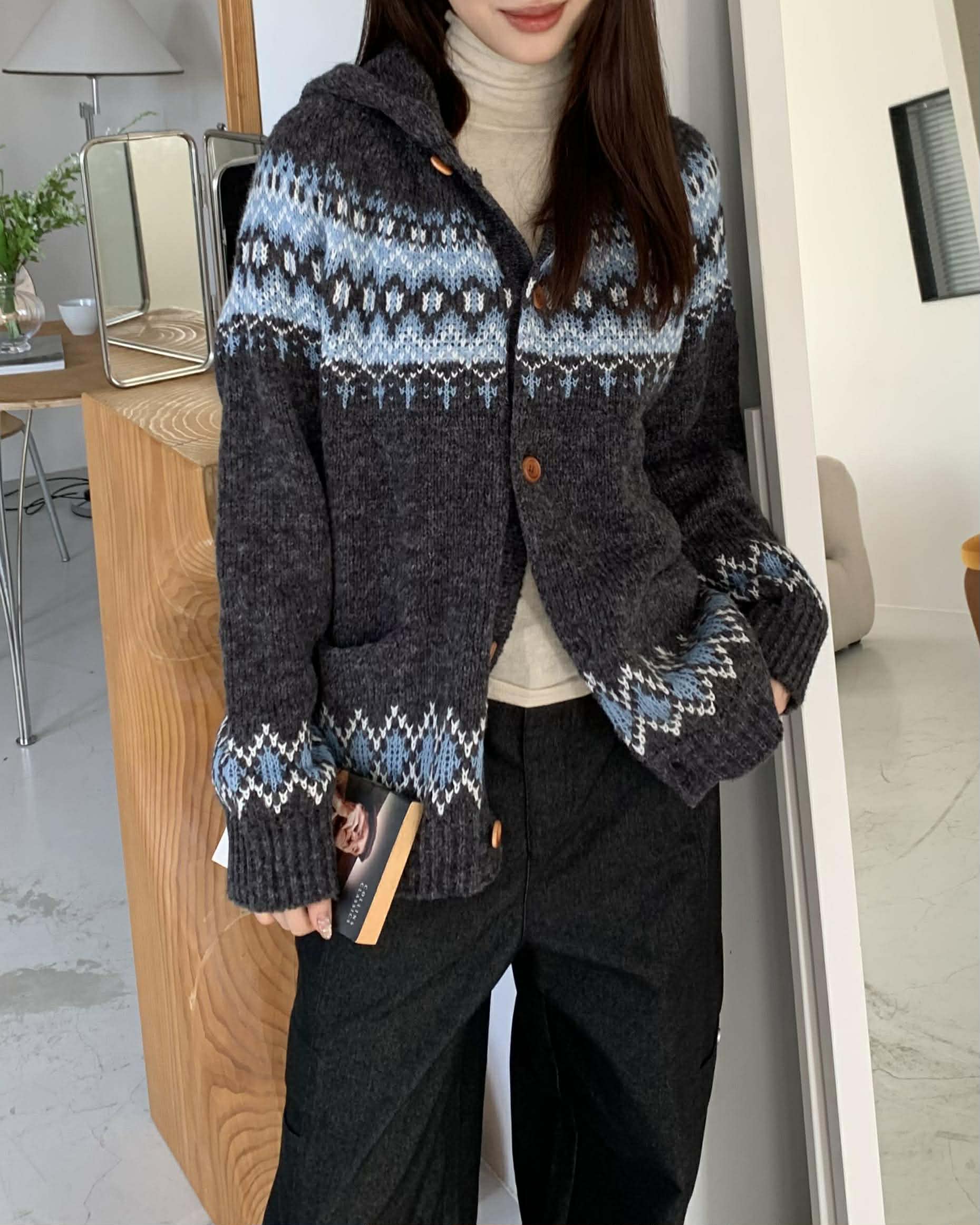 Holiday男女款圖騰外套 (灰)